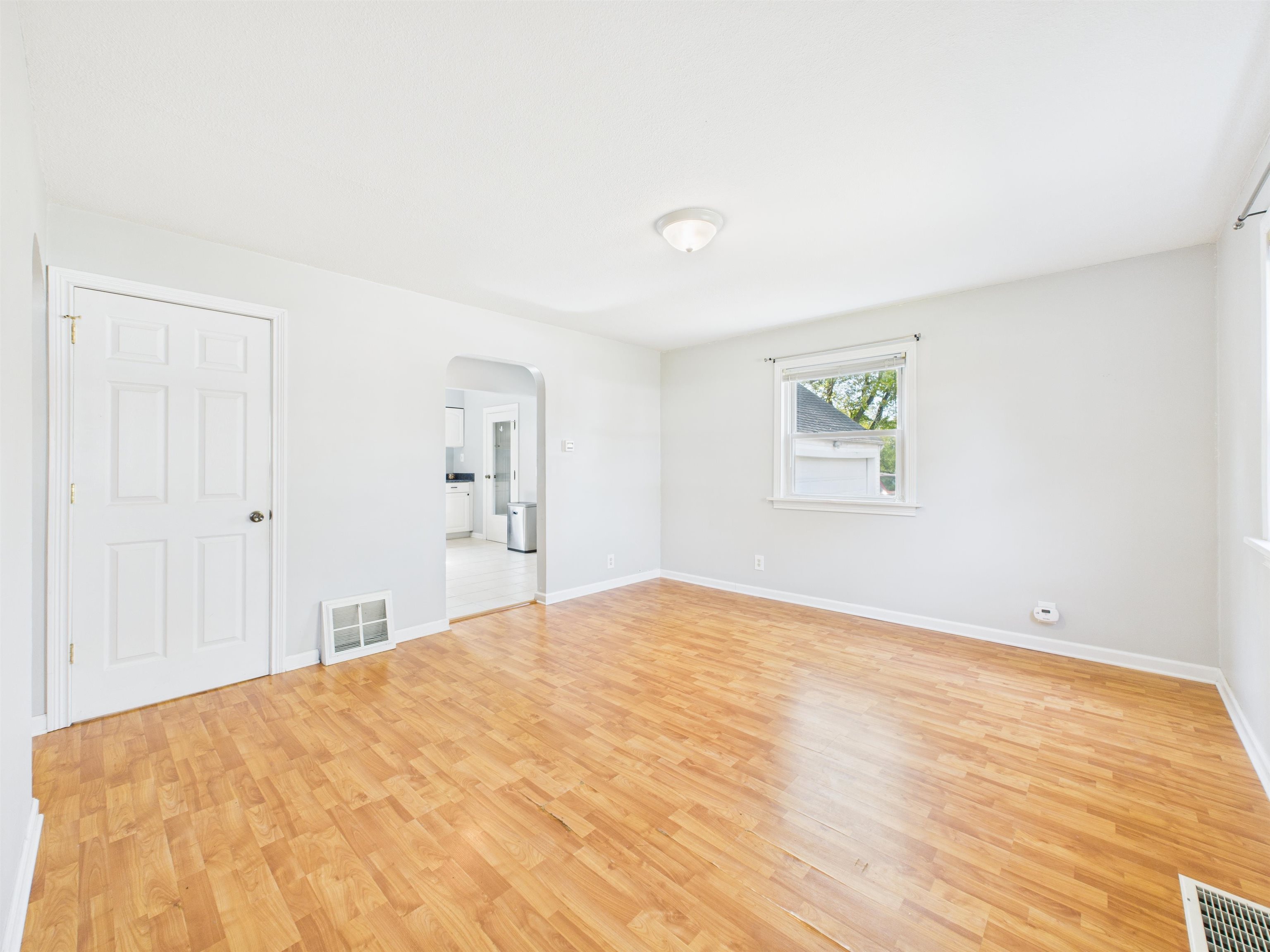 Photo 6 of 5248 Lake Avenue