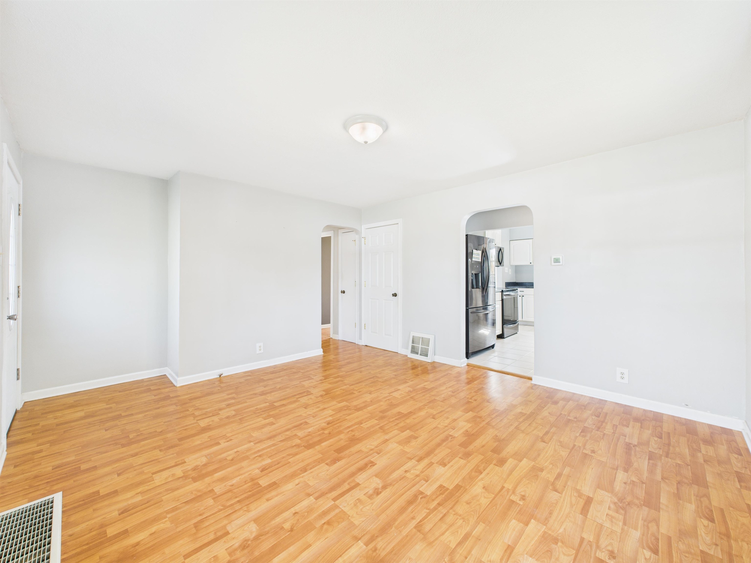 Photo 7 of 5248 Lake Avenue