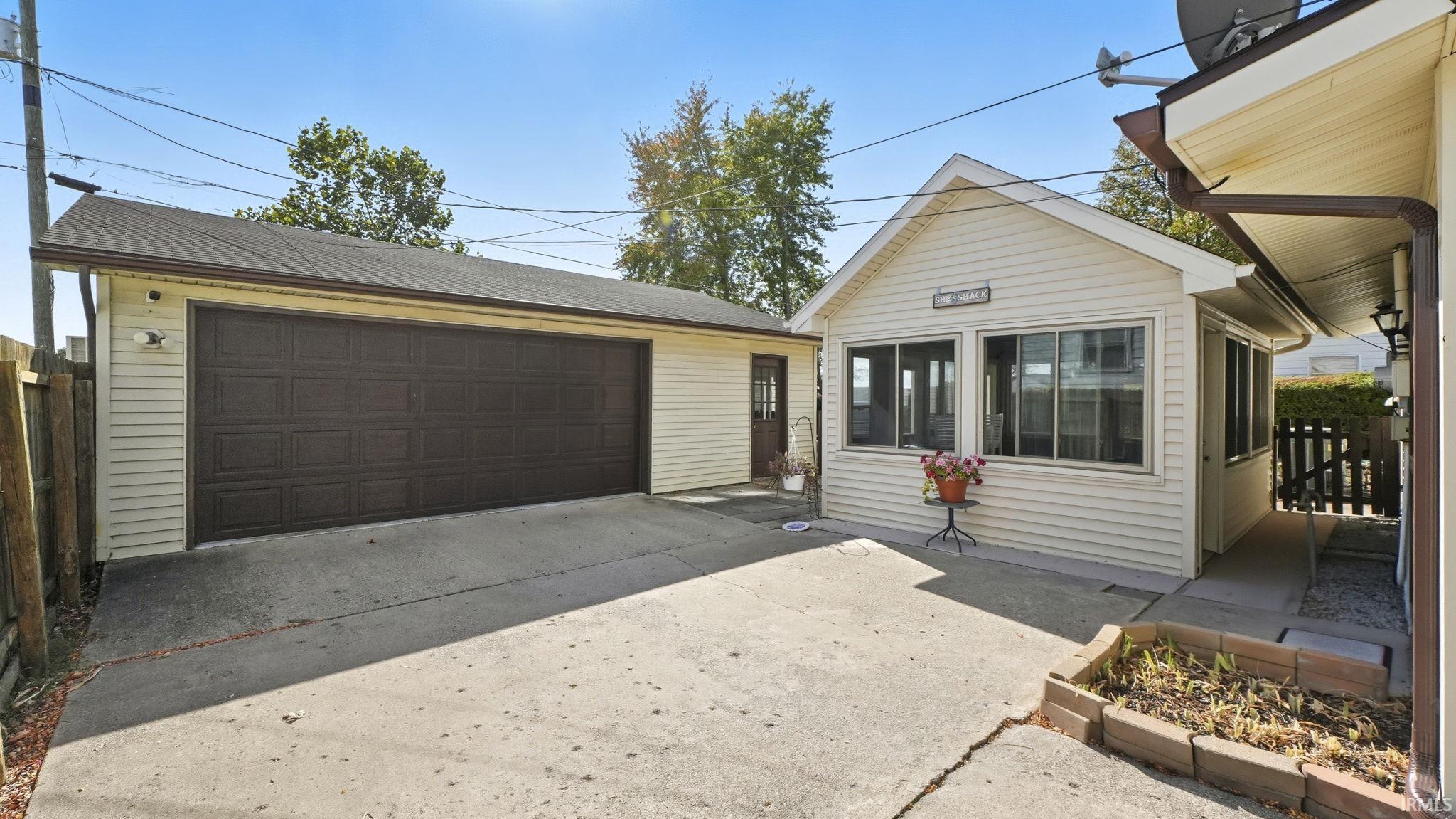 Photo 3 of 1711 Saint Louis Avenue