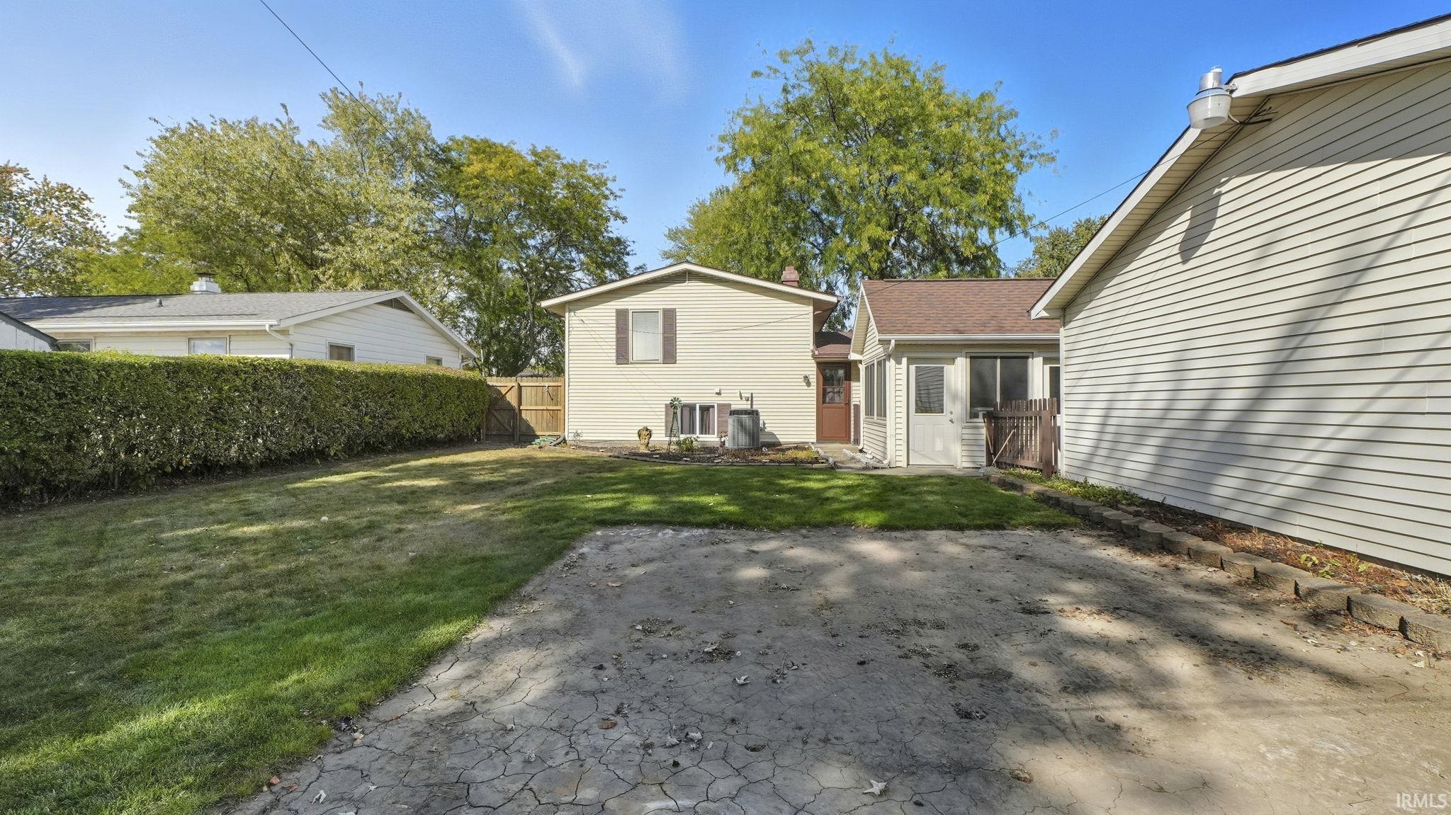 Photo 33 of 1711 Saint Louis Avenue