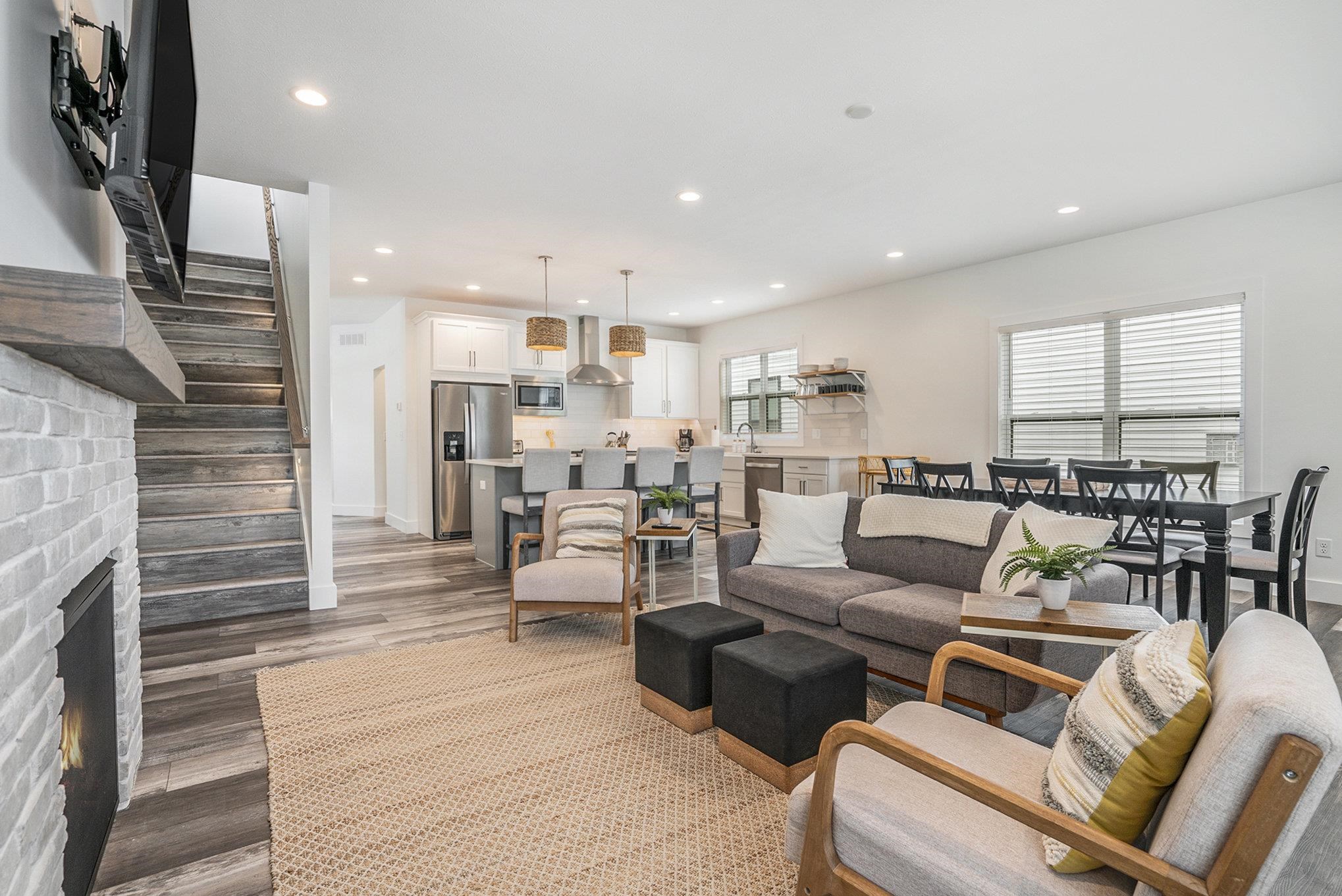 Homes for sale in South Bend, IN | 922 N Hill St, South Bend, IN 46617 | MLS# 202542619