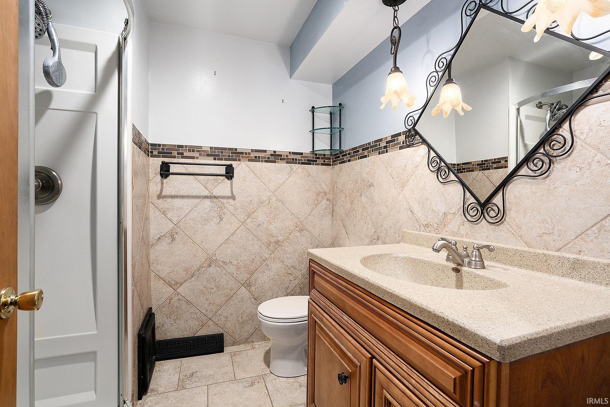 Photo 19 of 203 S Greene Road