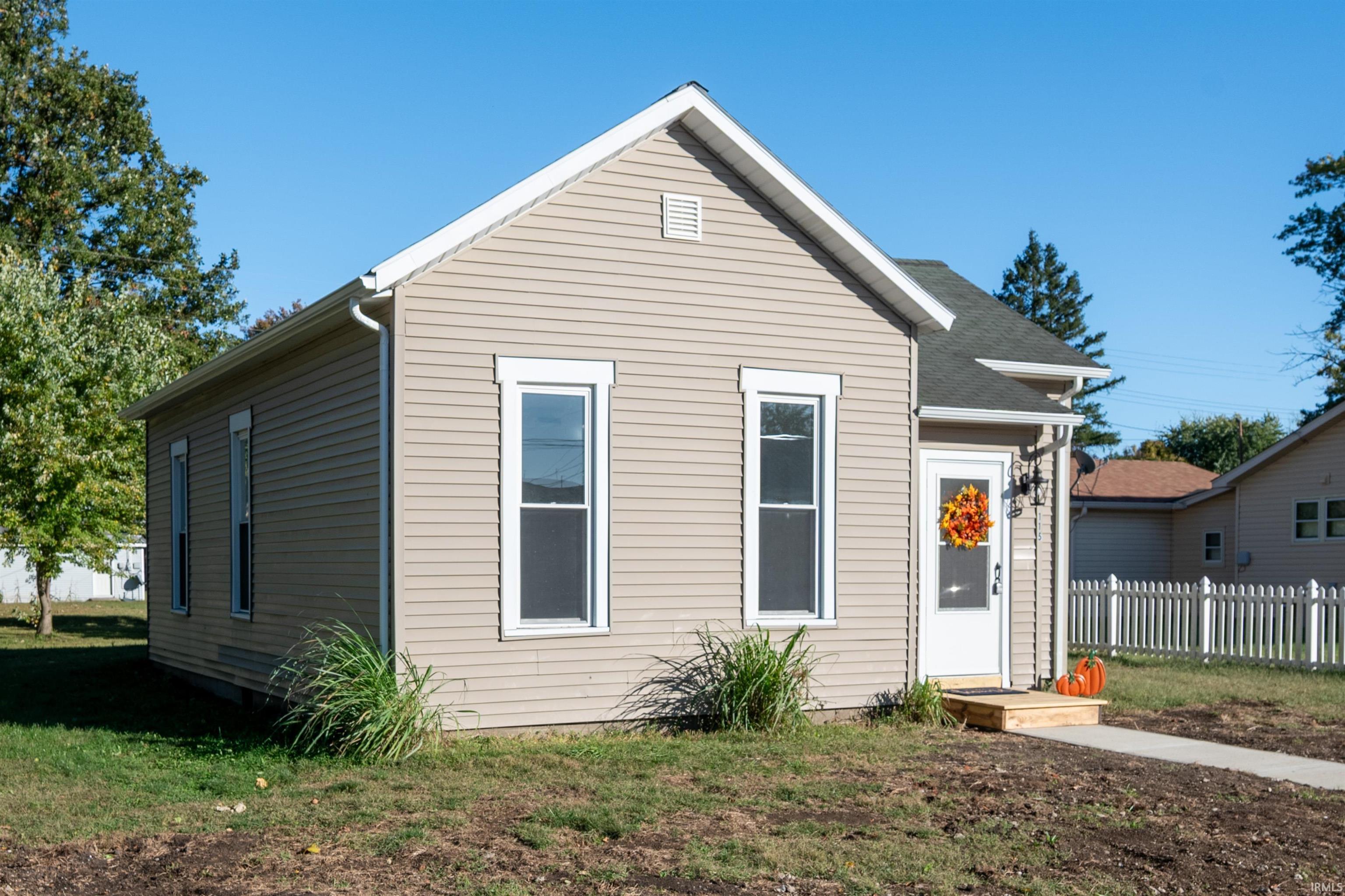 Homes for sale in Fairmount, IN | 115 S Walnut St, Fairmount, IN 46928 | MLS# 202542652