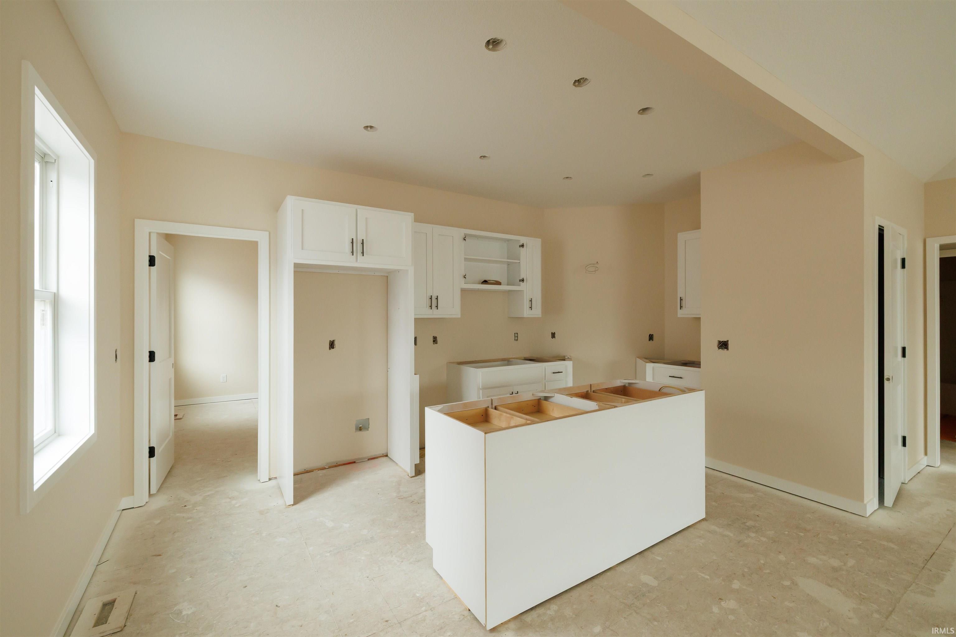 Photo 4 of 1004 E Hawthorn Lane