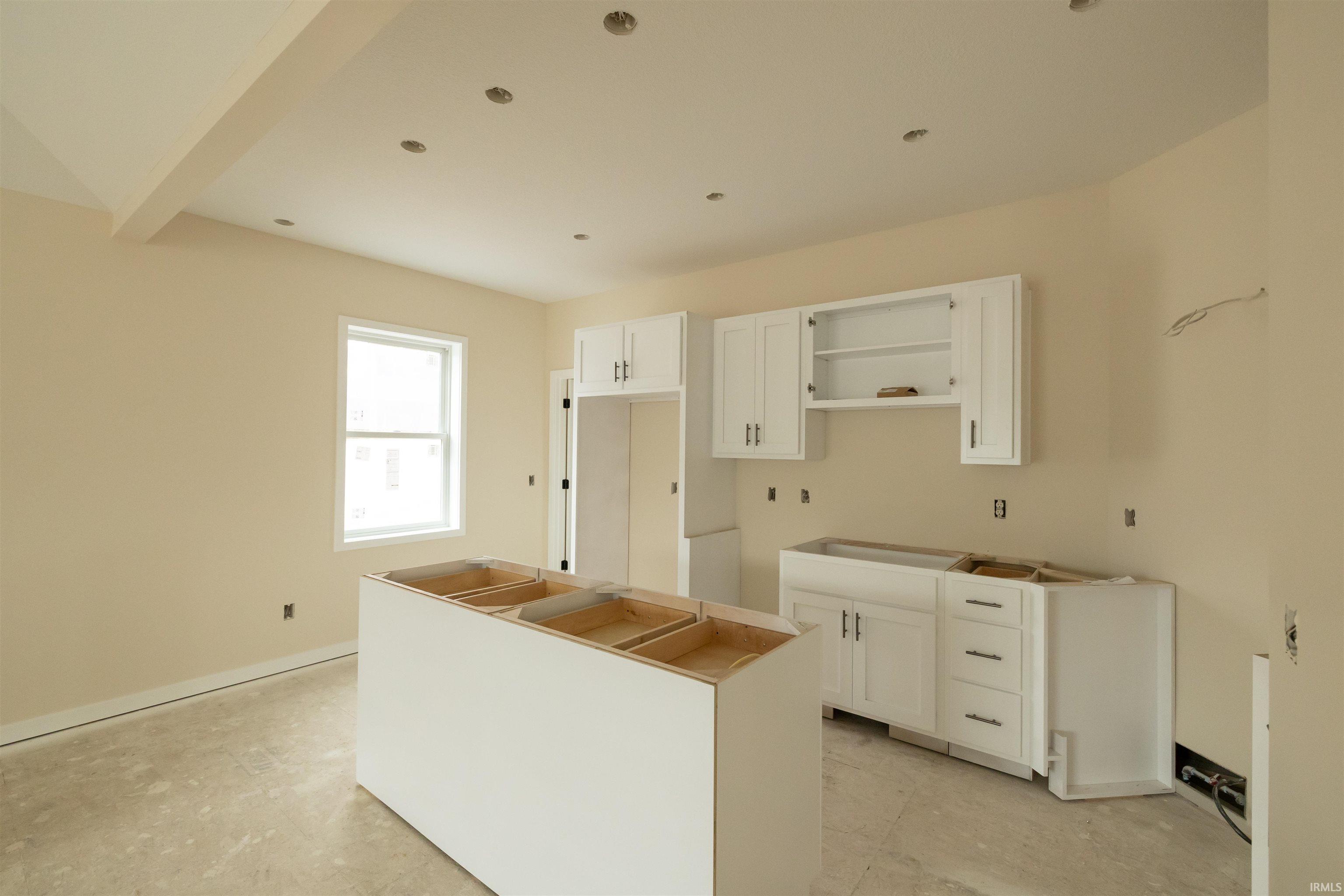 Photo 5 of 1004 E Hawthorn Lane