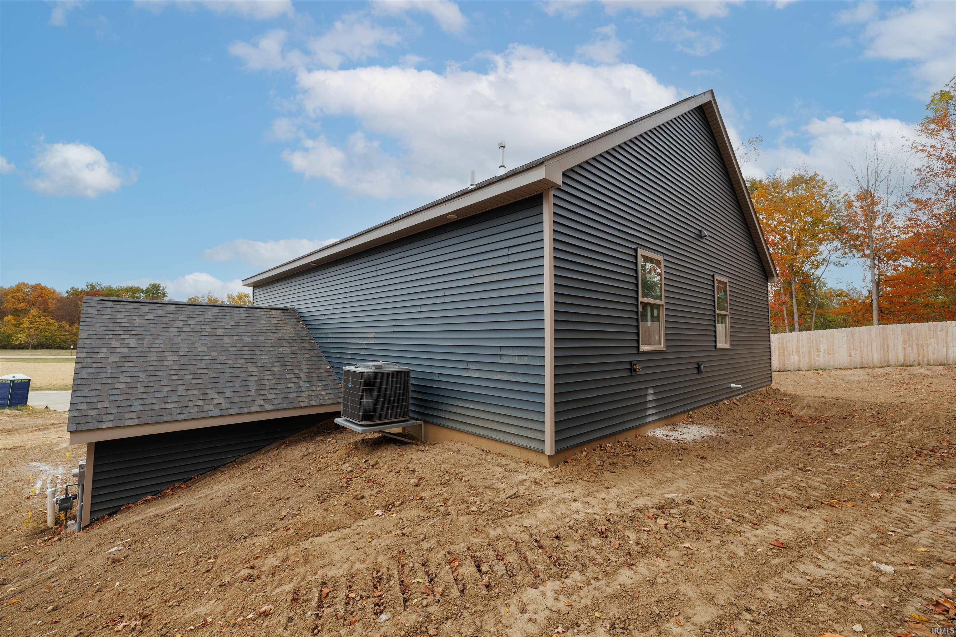 Photo 7 of 1004 E Hawthorn Lane