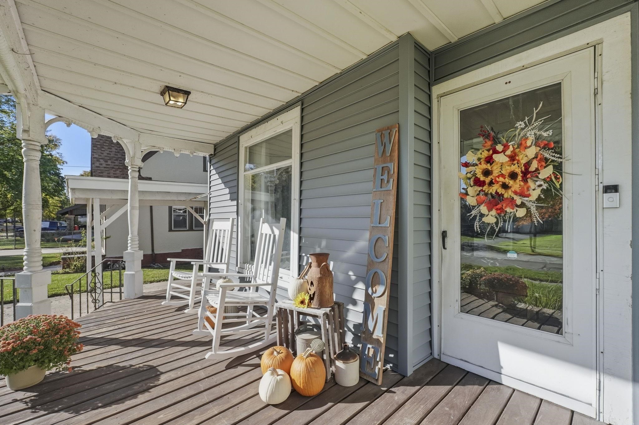 Photo 2 of 817 E Mitchell Street