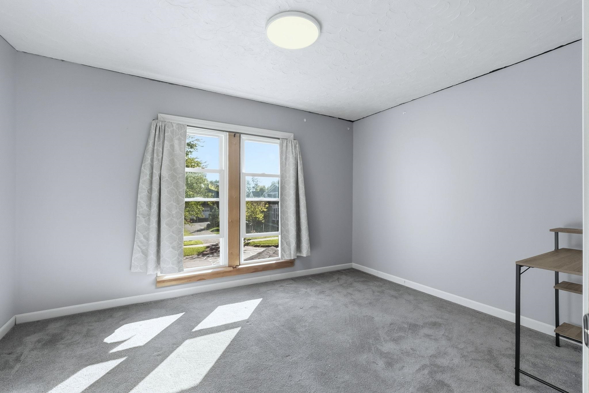 Photo 20 of 817 E Mitchell Street