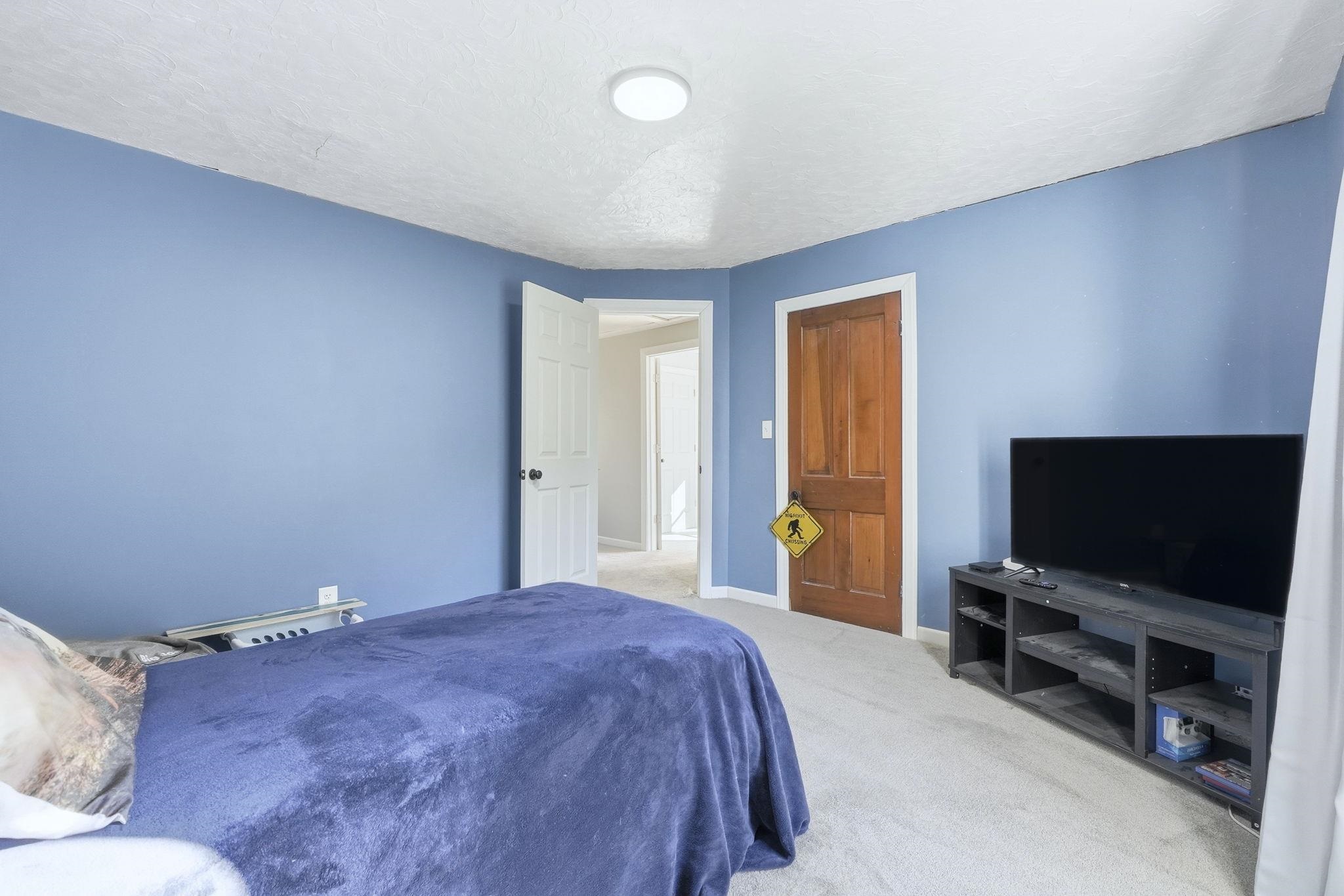 Photo 25 of 817 E Mitchell Street