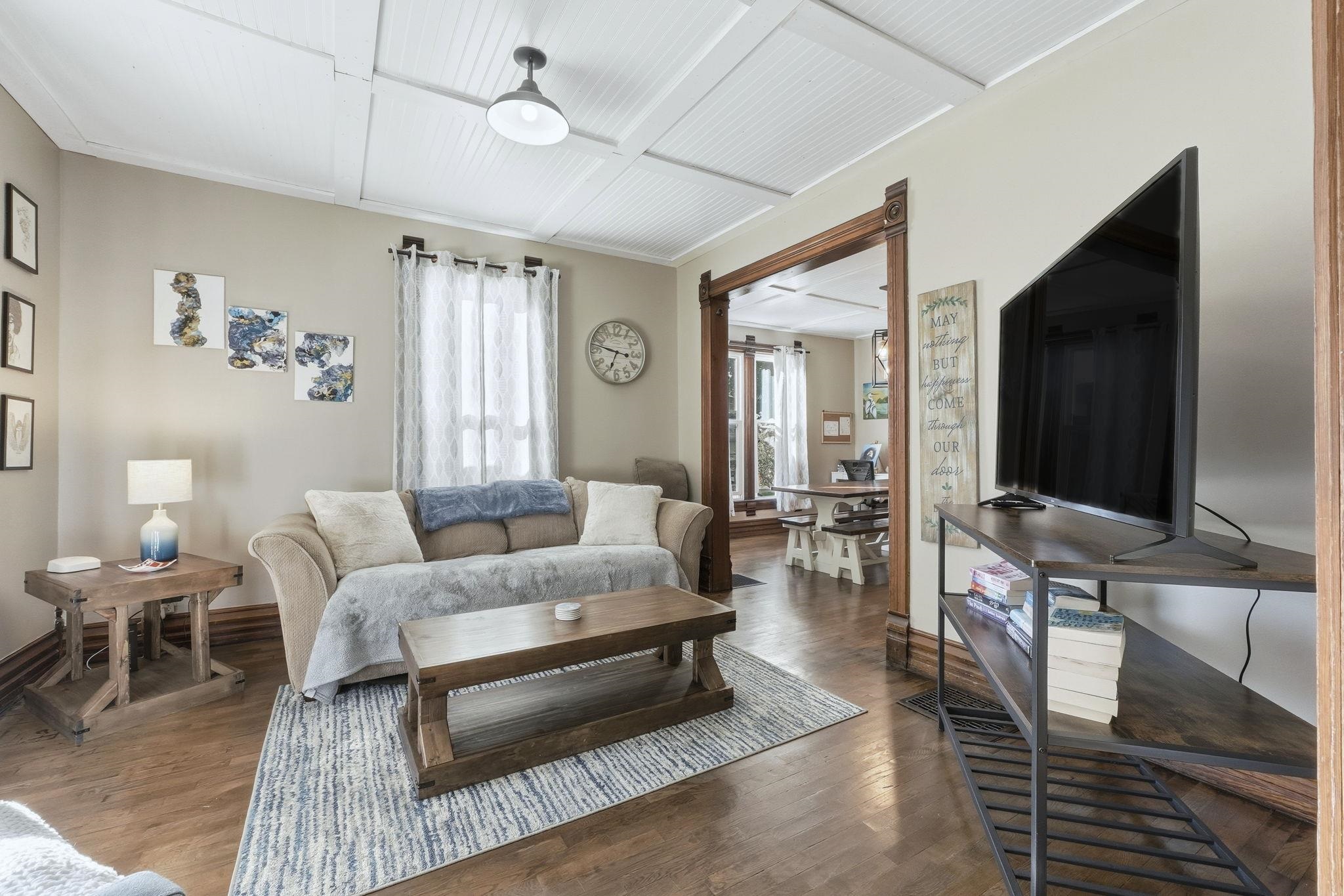 Photo 4 of 817 E Mitchell Street