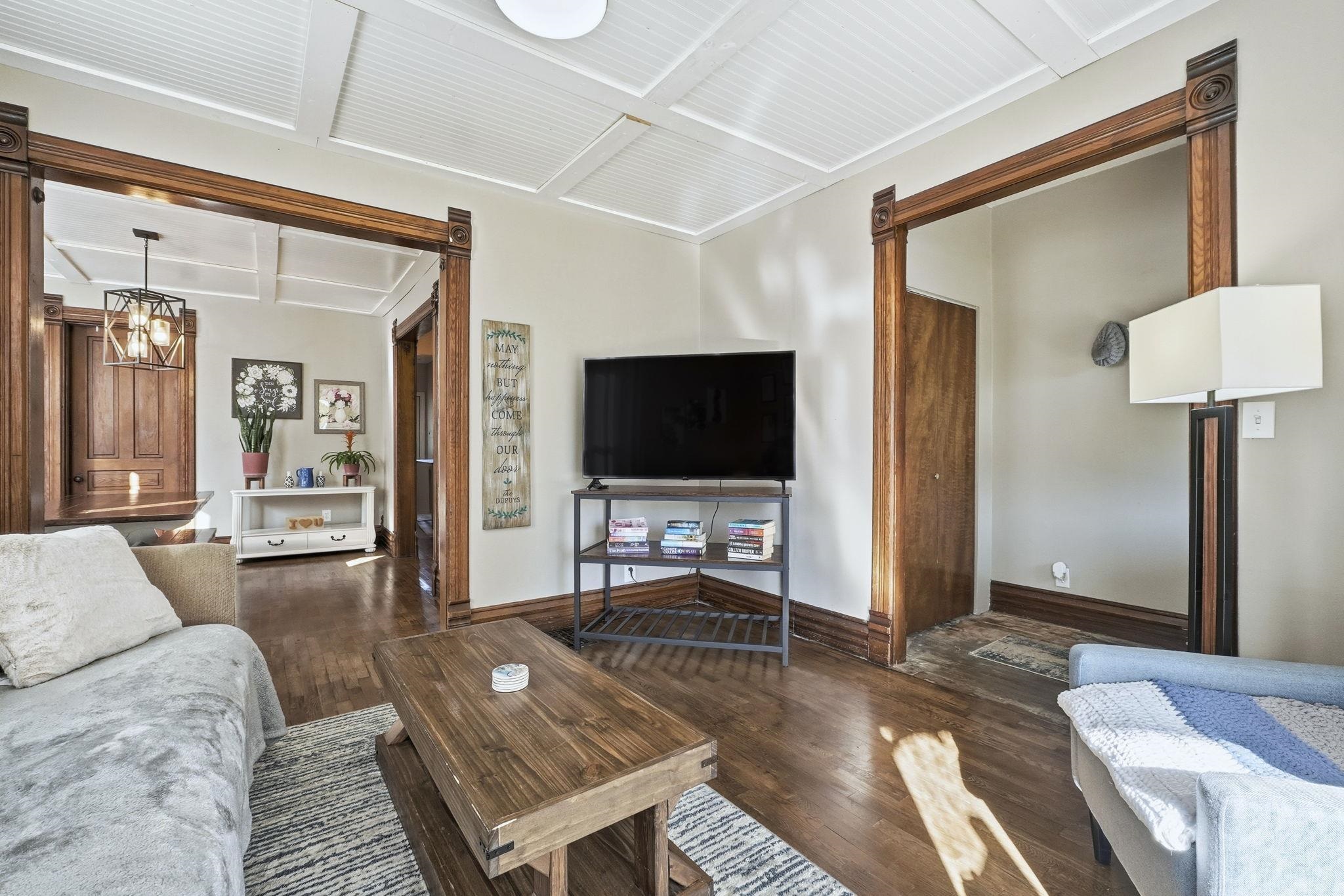 Photo 6 of 817 E Mitchell Street