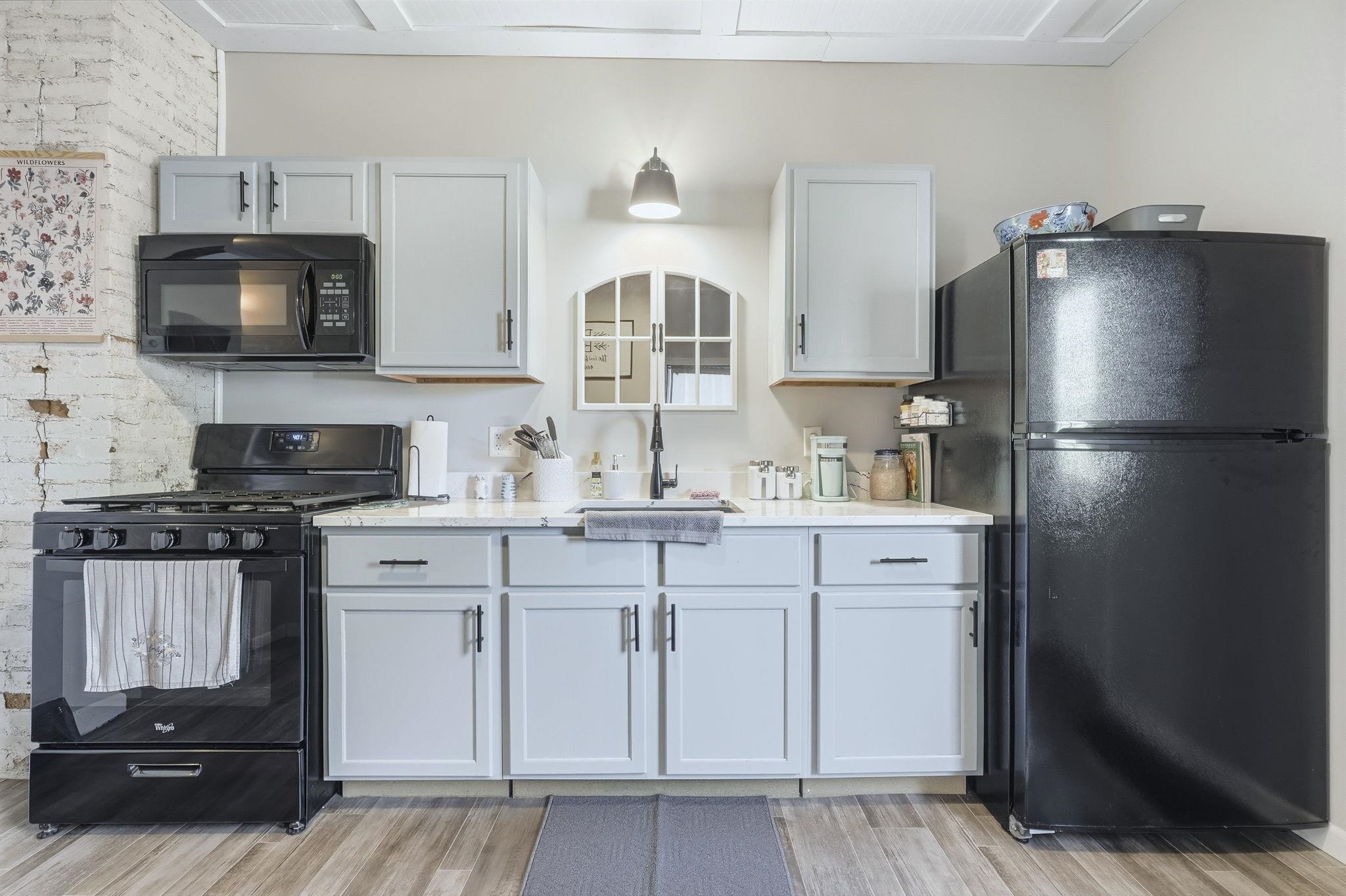 Photo 8 of 817 E Mitchell Street