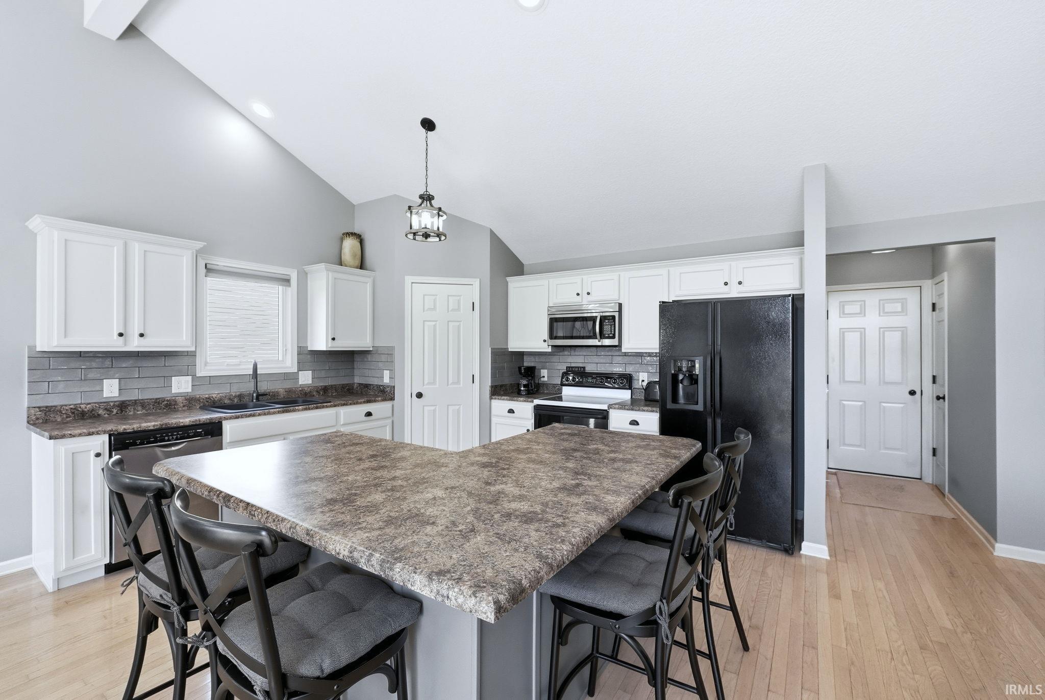 1231 Bluff Pointe Way