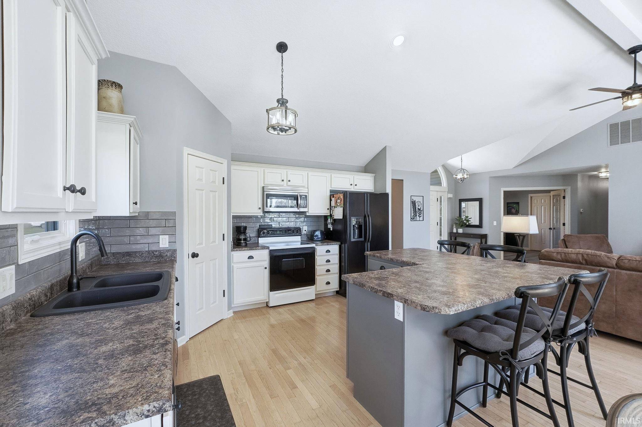 1231 Bluff Pointe Way