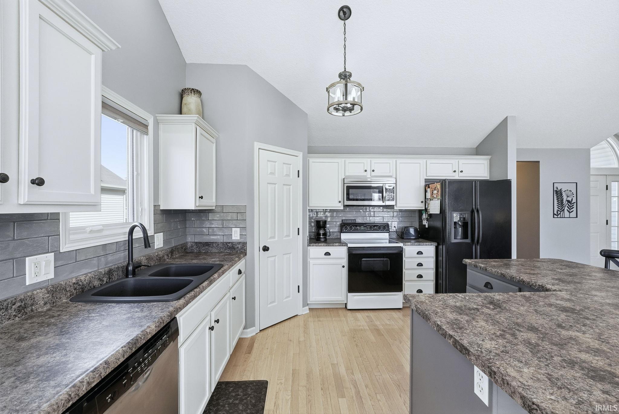 1231 Bluff Pointe Way