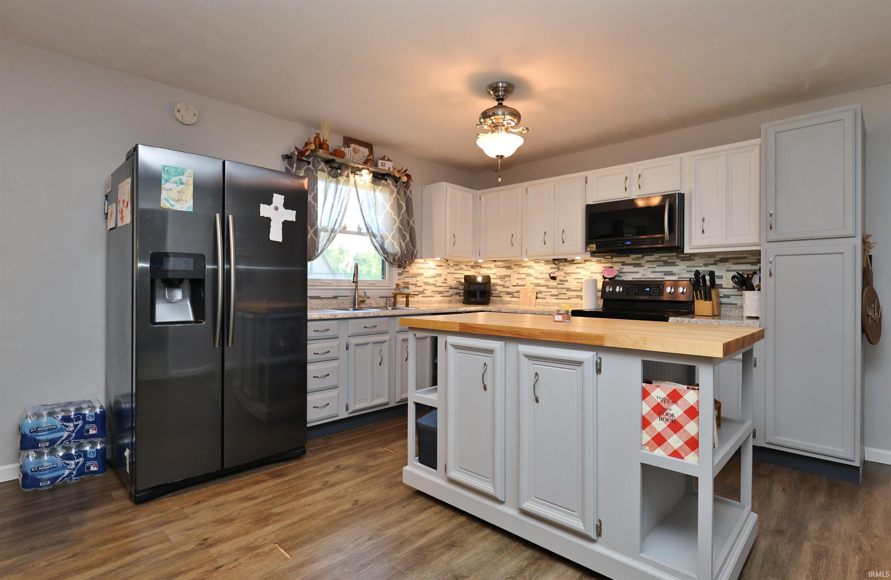 Homes for sale in Fairmount, IN | 502 Seward Ln, Fairmount, IN 46928 | MLS# 202542679