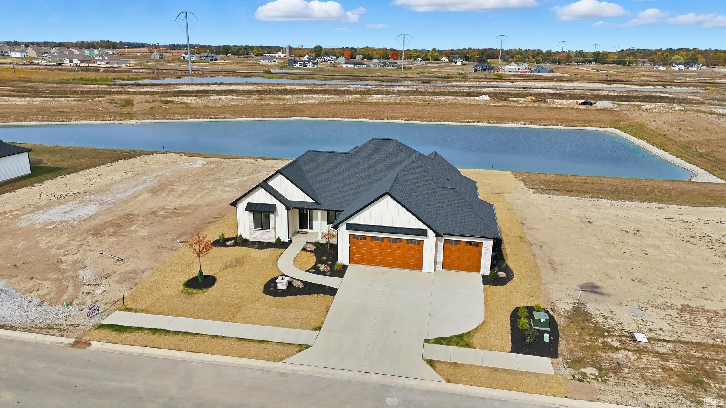 Photo 2 of 11256 Kola Crossover