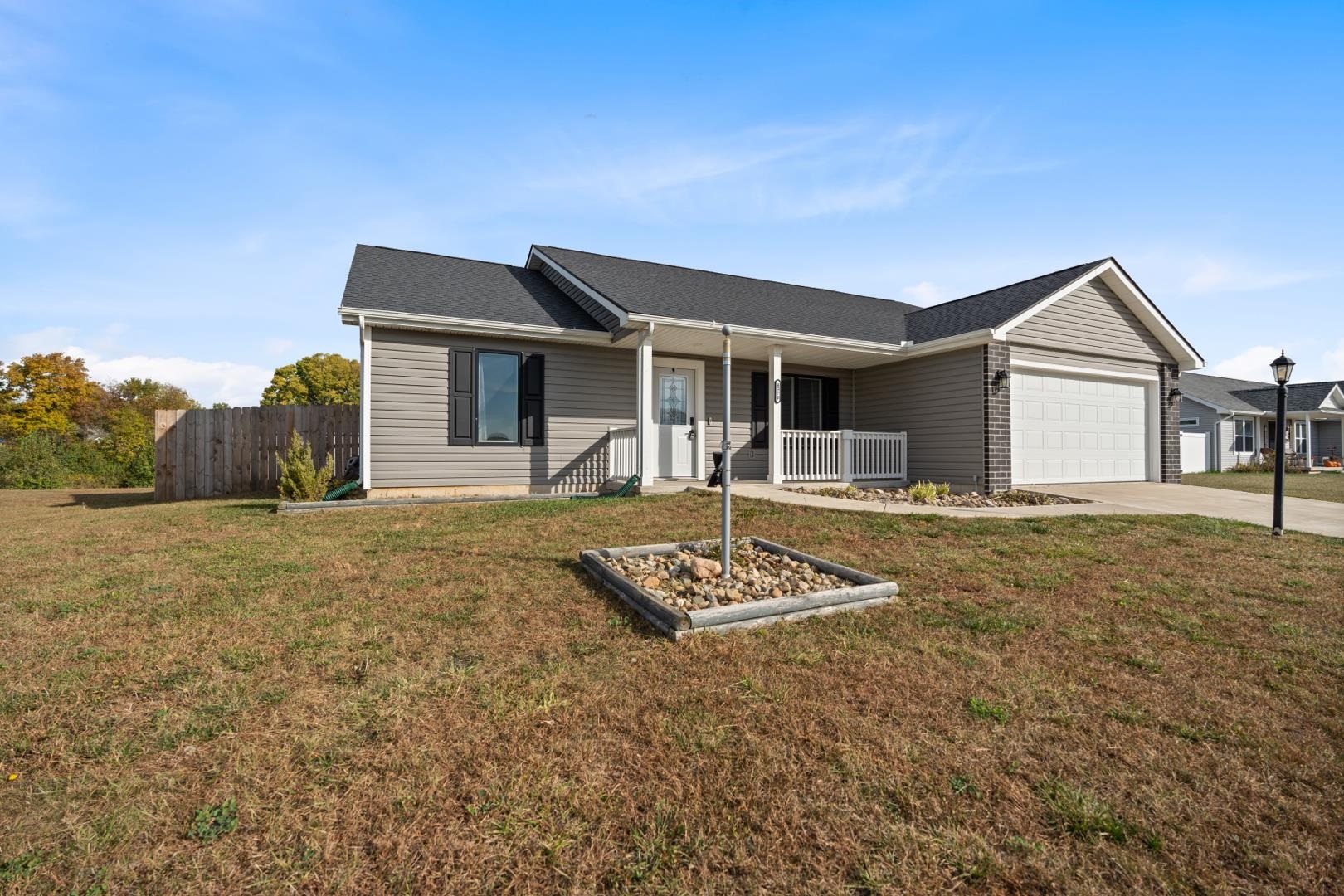 Photo 3 of 4370 E Duffy Drive