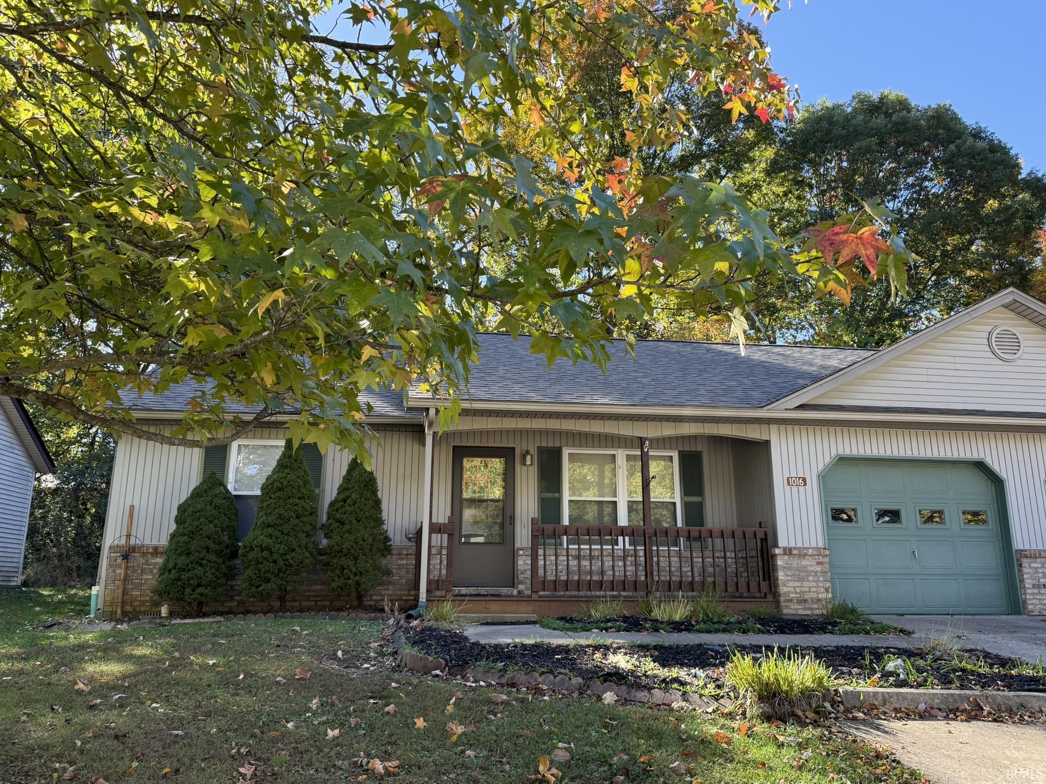 Homes for sale in Ellettsville, IN | 1016 N Forest View Dr, Ellettsville, IN 47429 | MLS# 202542717