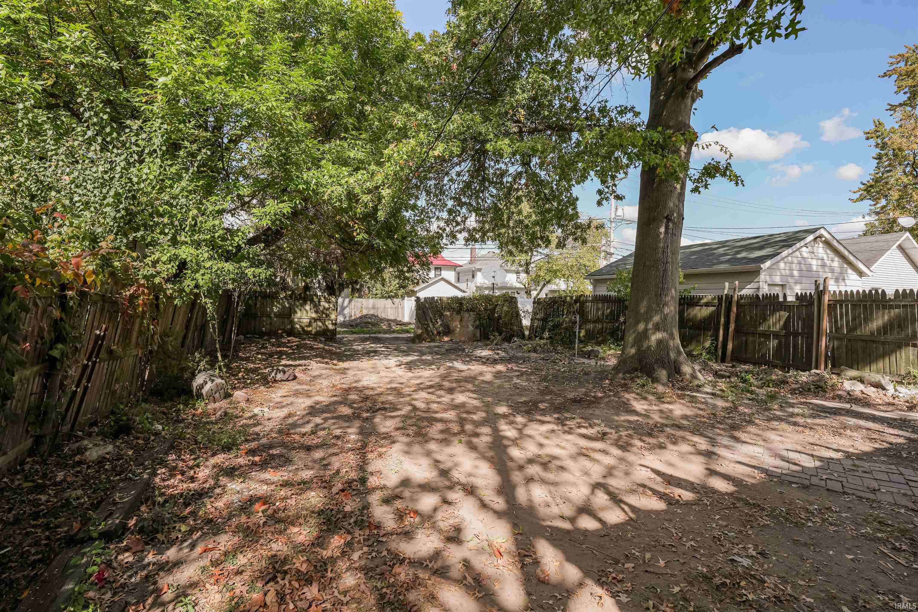 Photo 17 of 131 E Branning Avenue