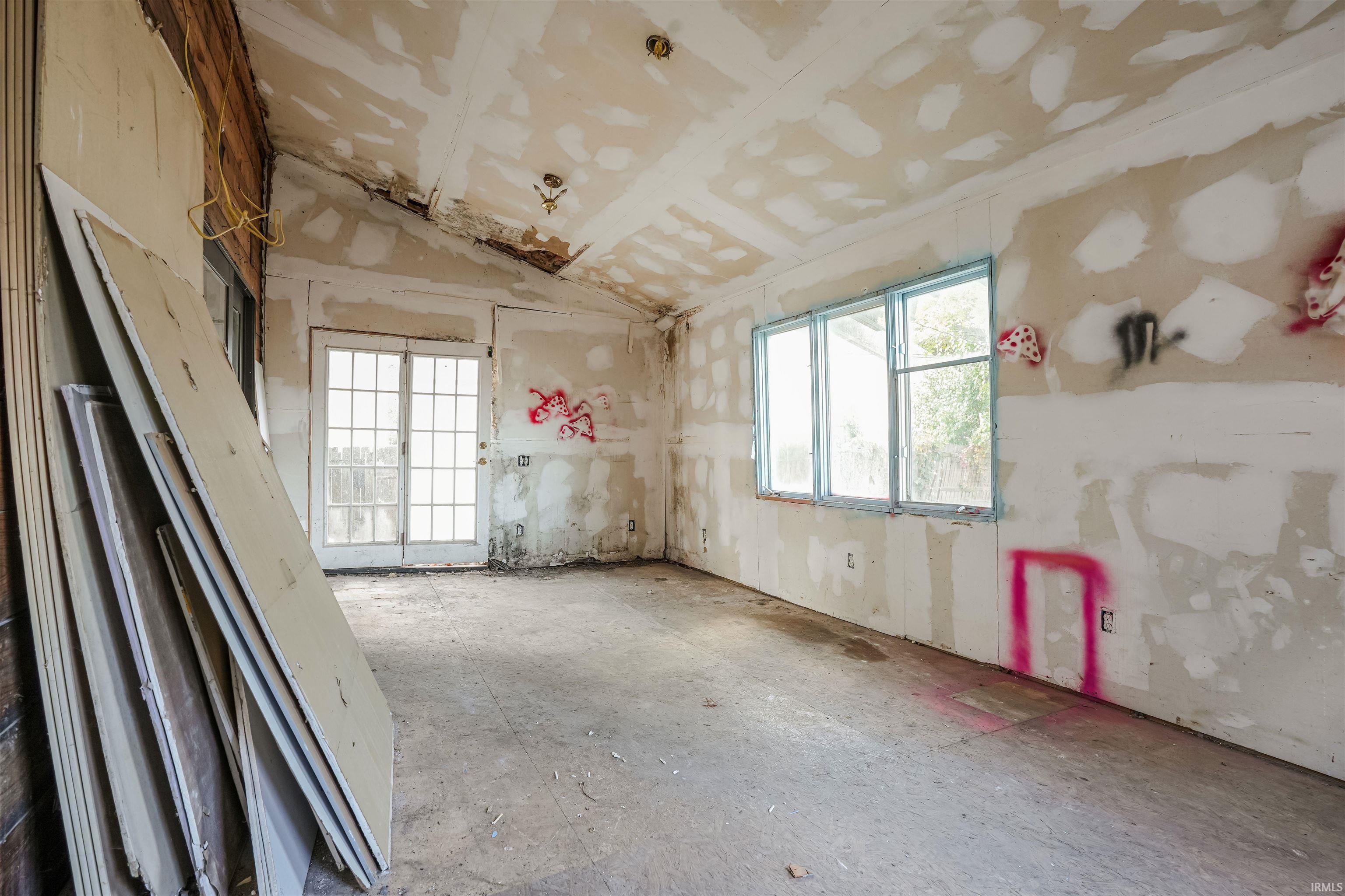 Photo 4 of 131 E Branning Avenue