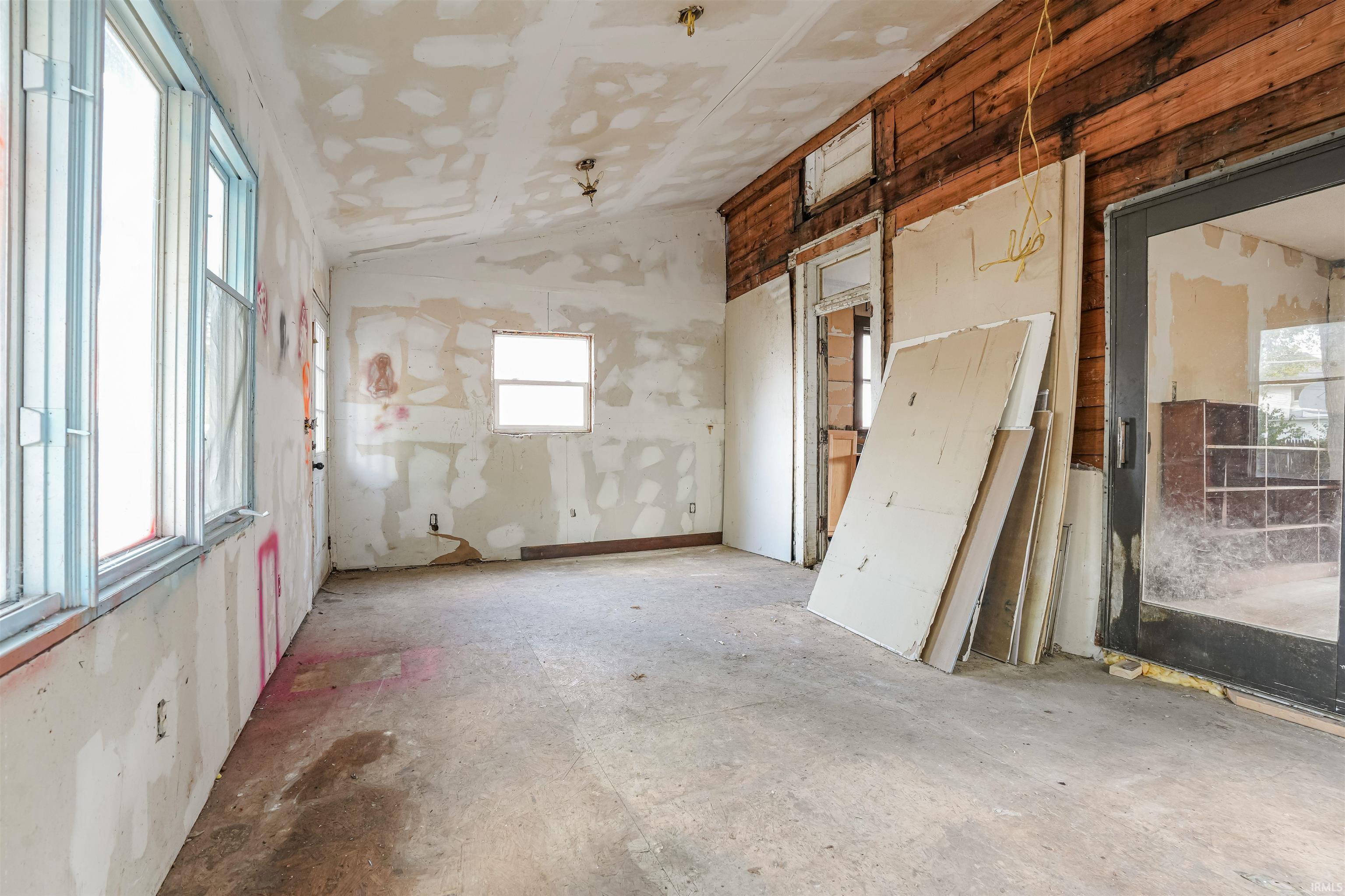 Photo 6 of 131 E Branning Avenue