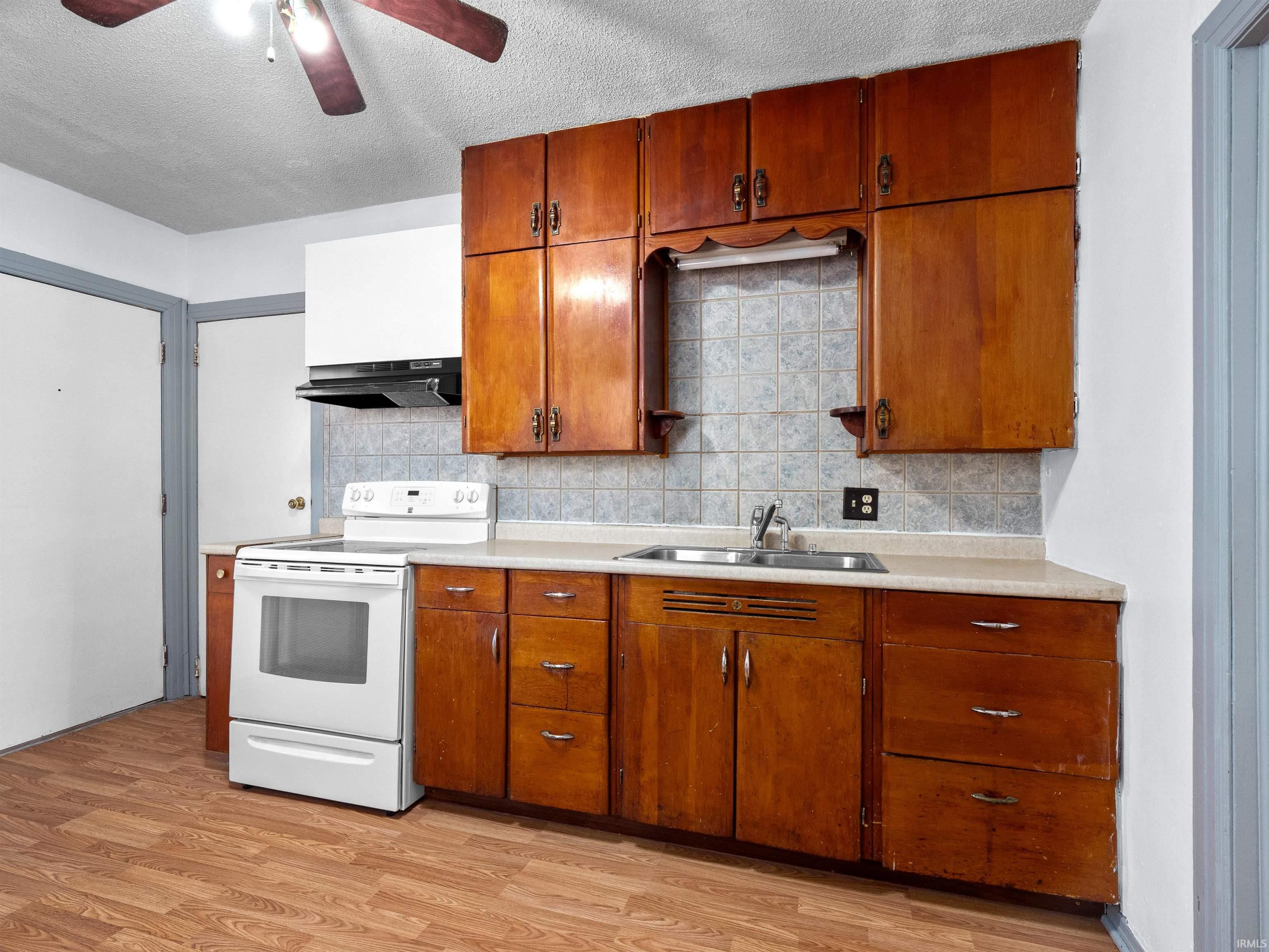 Photo 10 of 4408 Avondale Drive