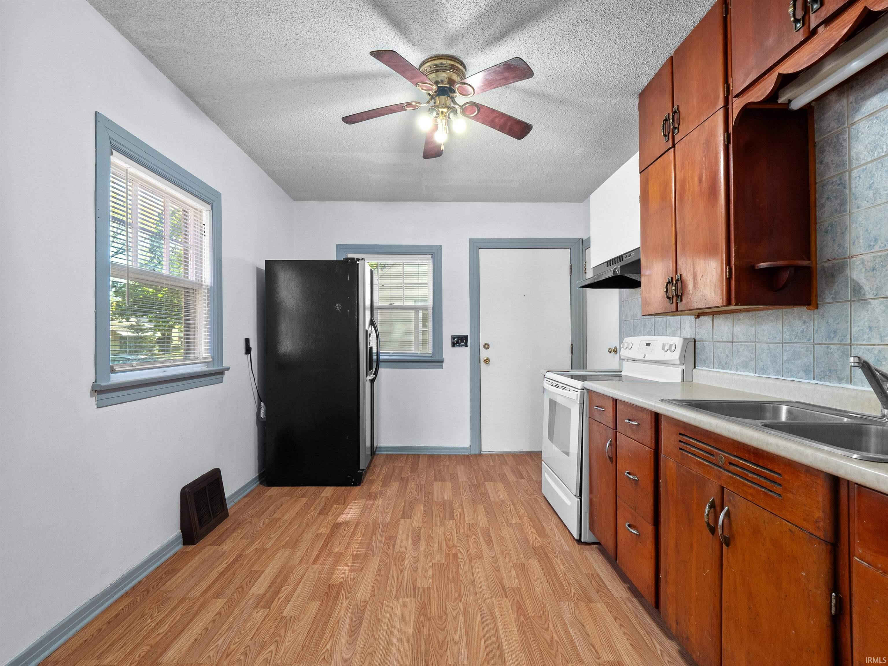 Photo 9 of 4408 Avondale Drive