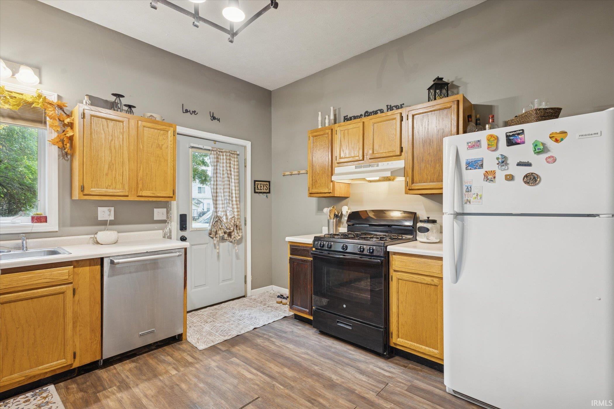 Photo 12 of 903 E Center Street