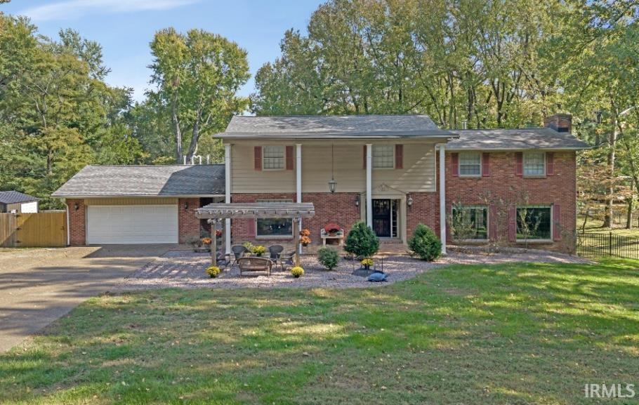 Homes for sale in Newburgh, IN | 5266 Martin Rd, Newburgh, IN 47630 | MLS# 202542820