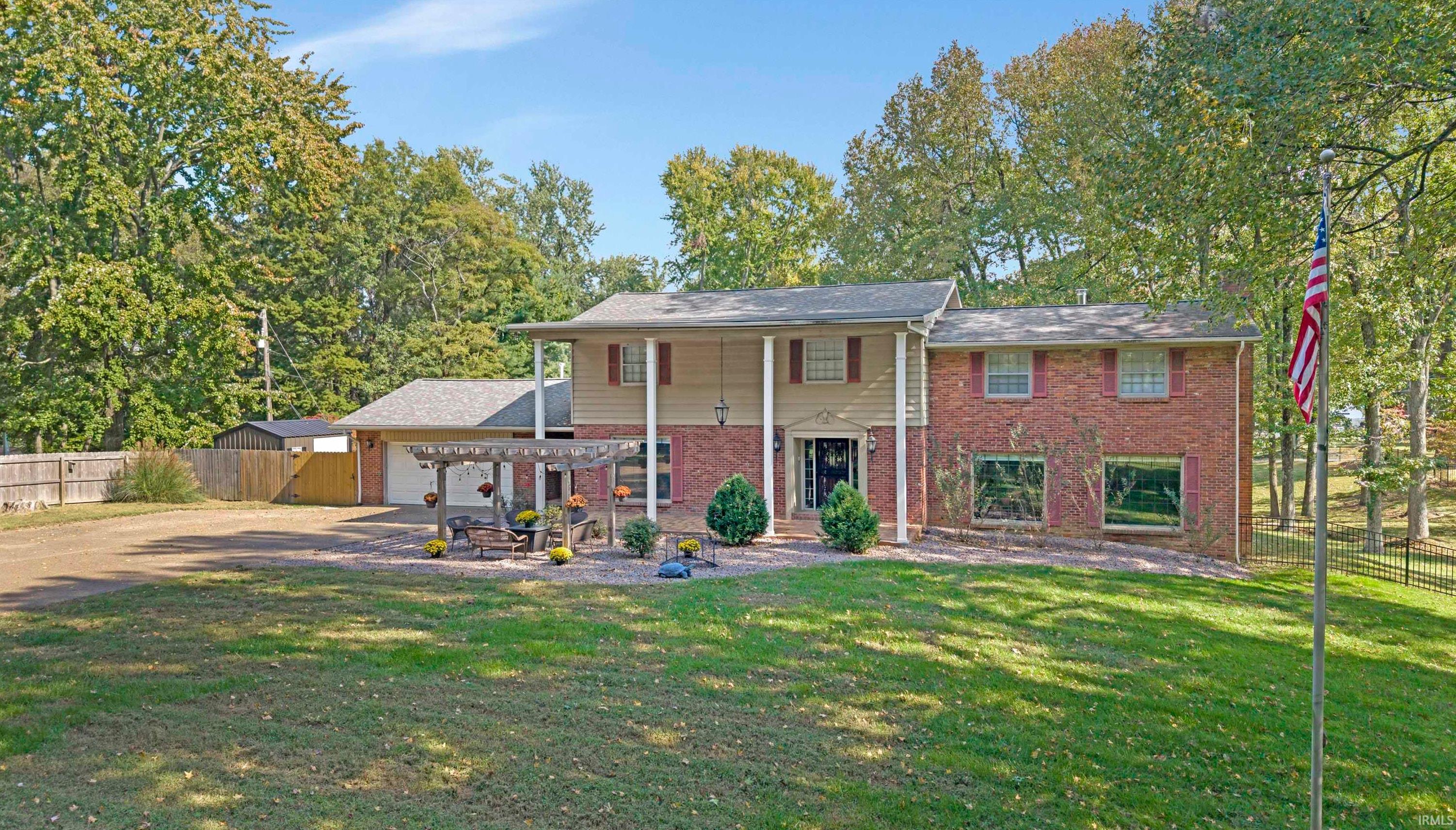 Homes for sale in Newburgh, IN | 5266 Martin Rd, Newburgh, IN 47630 | MLS# 202542820