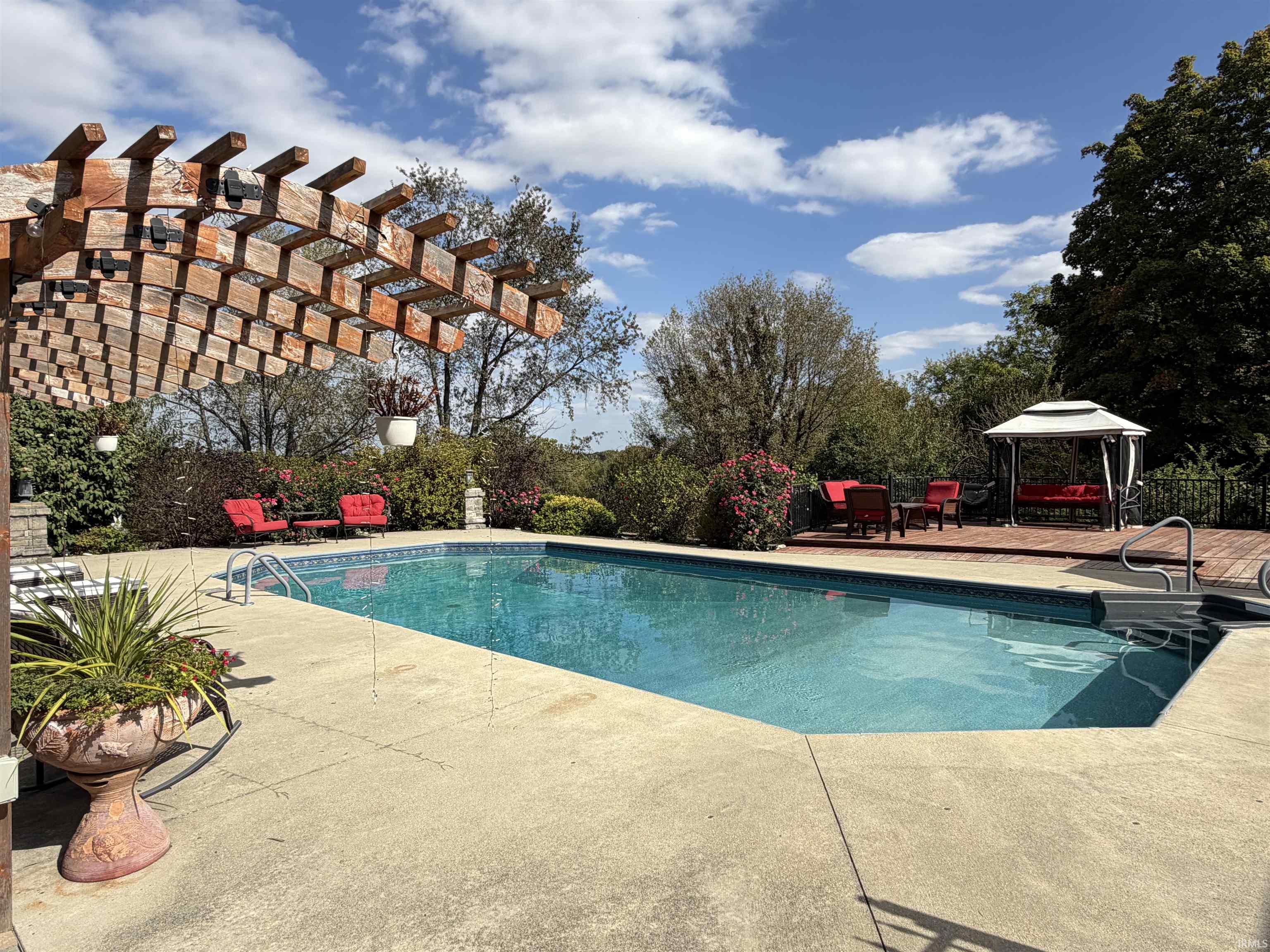 Homes for sale in Vincennes, IN | 1056 N Vista Dr, Vincennes, IN 47591 | MLS# 202542844