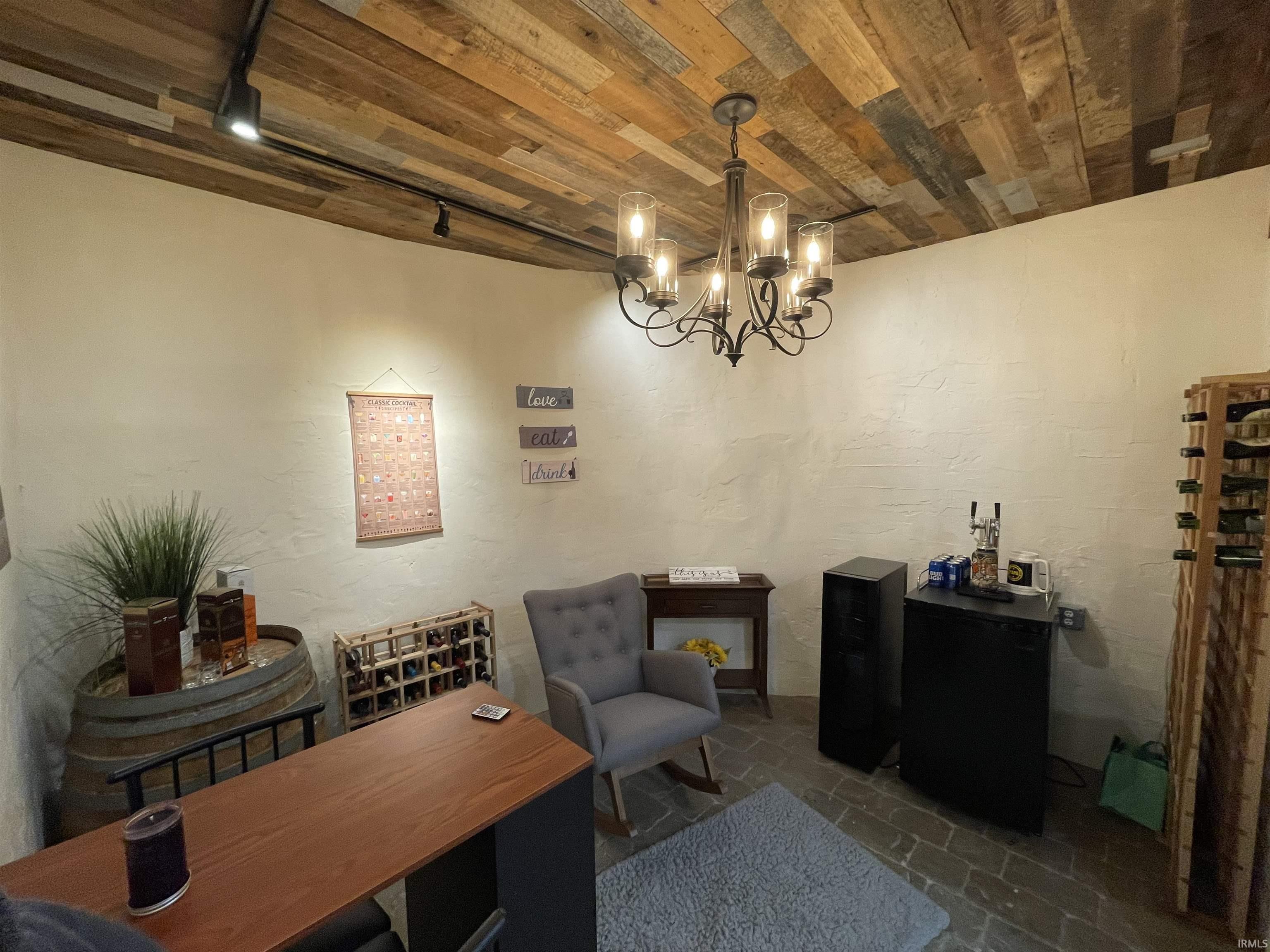 Homes for sale in Vincennes, IN | 1056 N Vista Dr, Vincennes, IN 47591 | MLS# 202542844