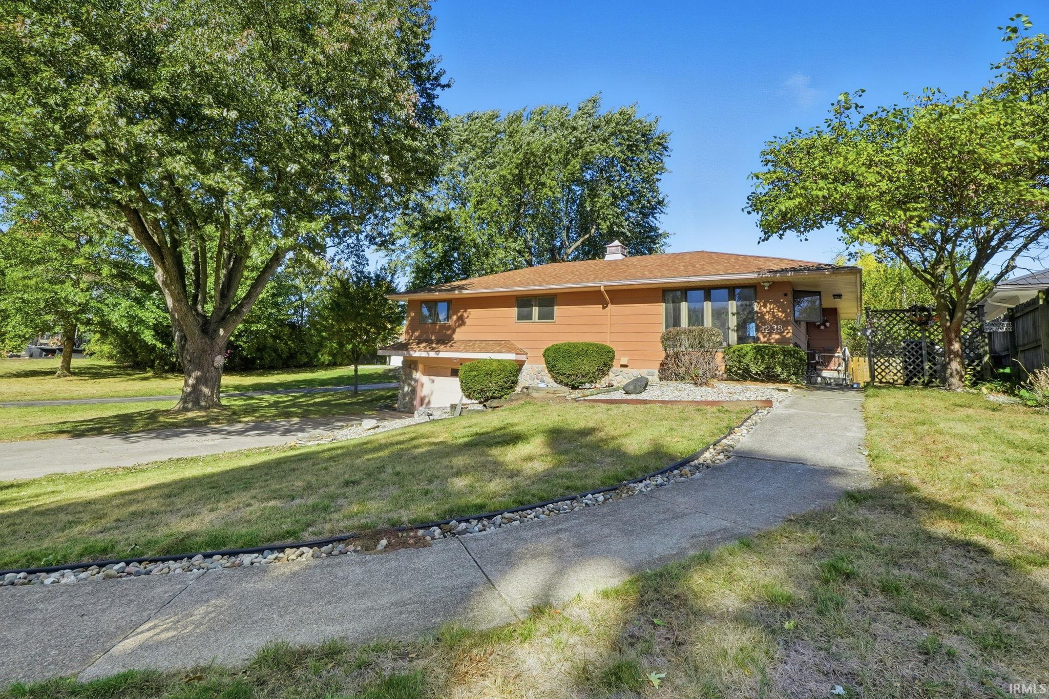 Photo 2 of 1233 Kenwood Ave