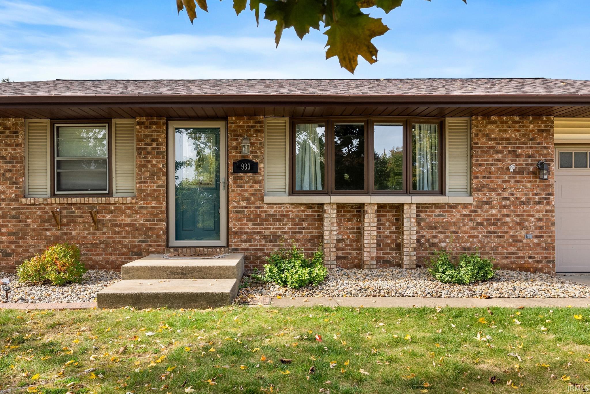 Homes for sale in Warsaw, IN | 933 N Timberline Cir, Warsaw, IN 46582 | MLS# 202542926