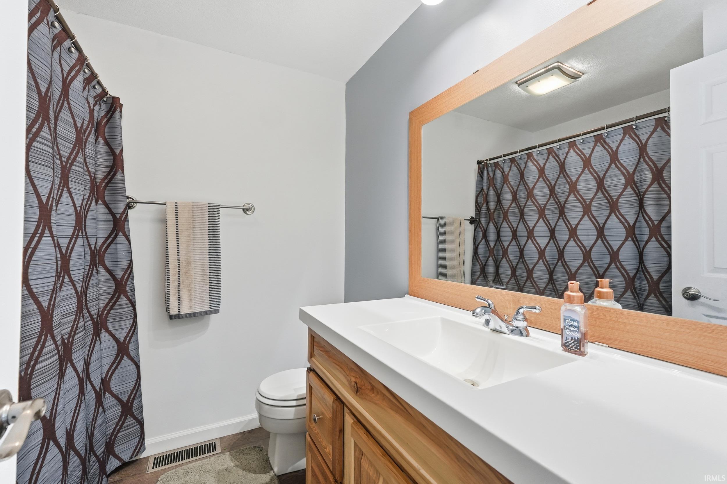 Photo 17 of 105 Bridgeton Court