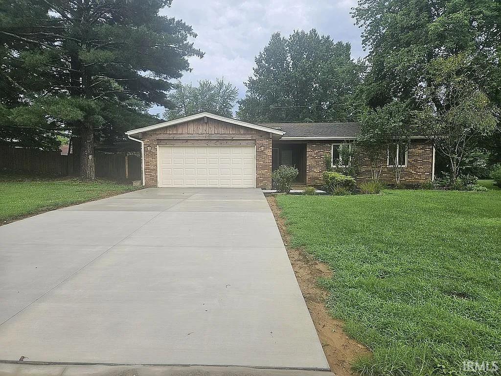 Homes for sale in Newburgh, IN | 7811 Ridgemont Dr, Newburgh, IN 47630 | MLS# 202542939