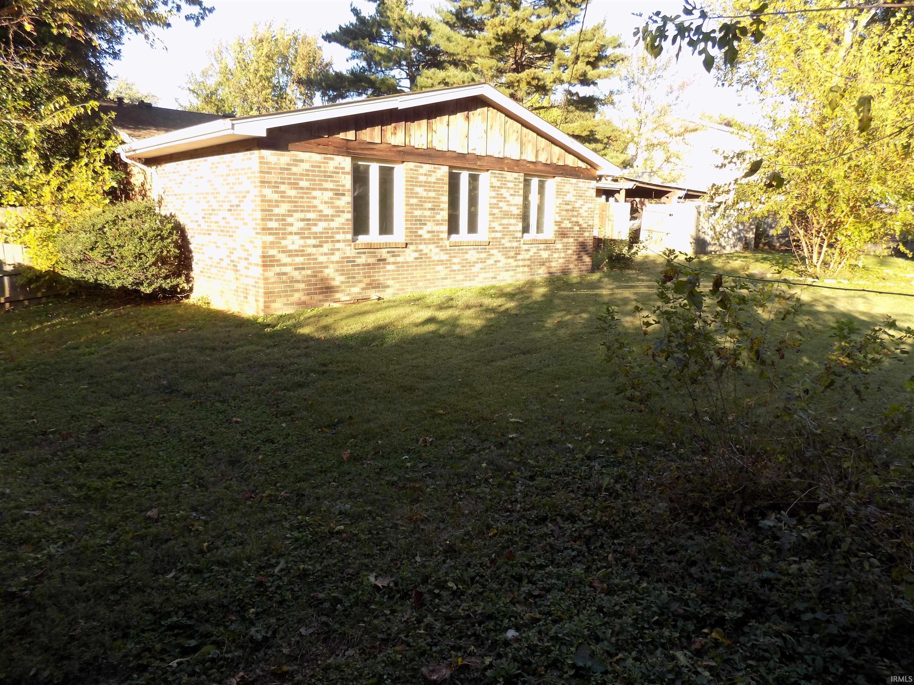 Homes for sale in Newburgh, IN | 7811 Ridgemont Dr, Newburgh, IN 47630 | MLS# 202542939