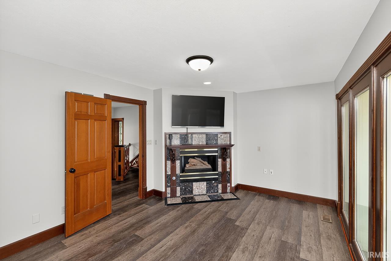 Photo 17 of 3125 Greenleaf Boulevard