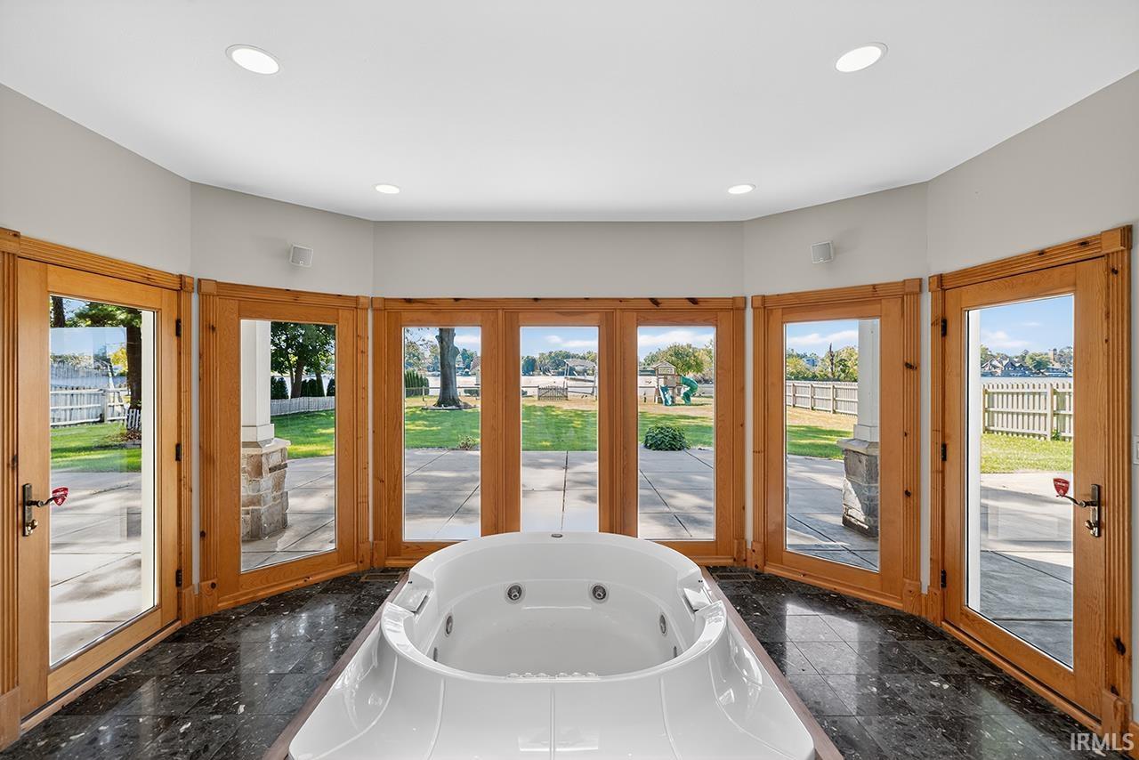 Photo 18 of 3125 Greenleaf Boulevard