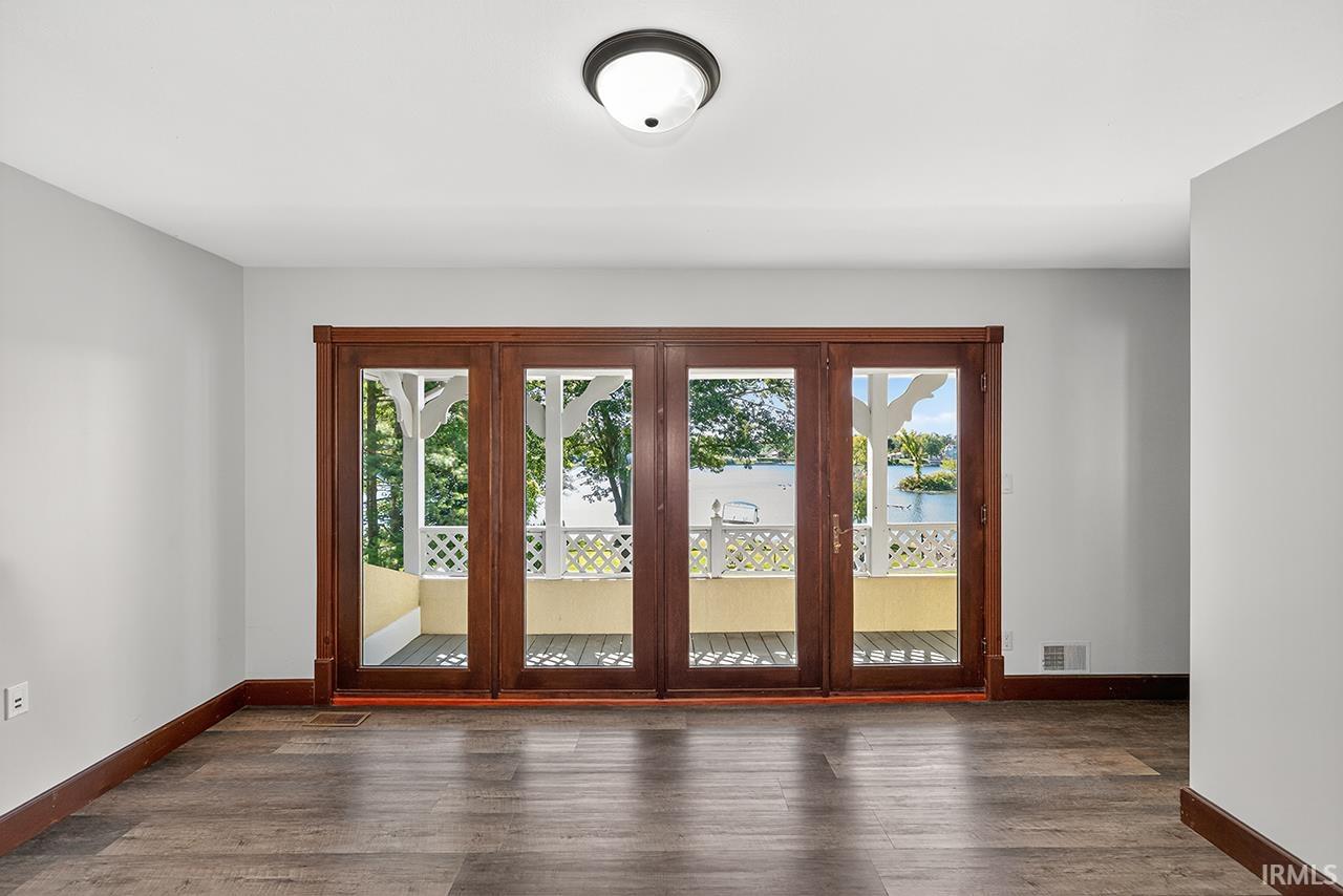 Photo 23 of 3125 Greenleaf Boulevard