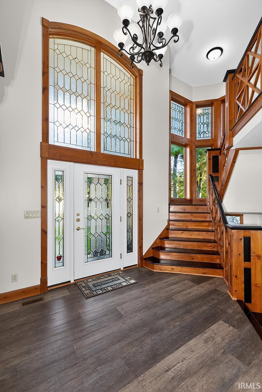 Photo 4 of 3125 Greenleaf Boulevard