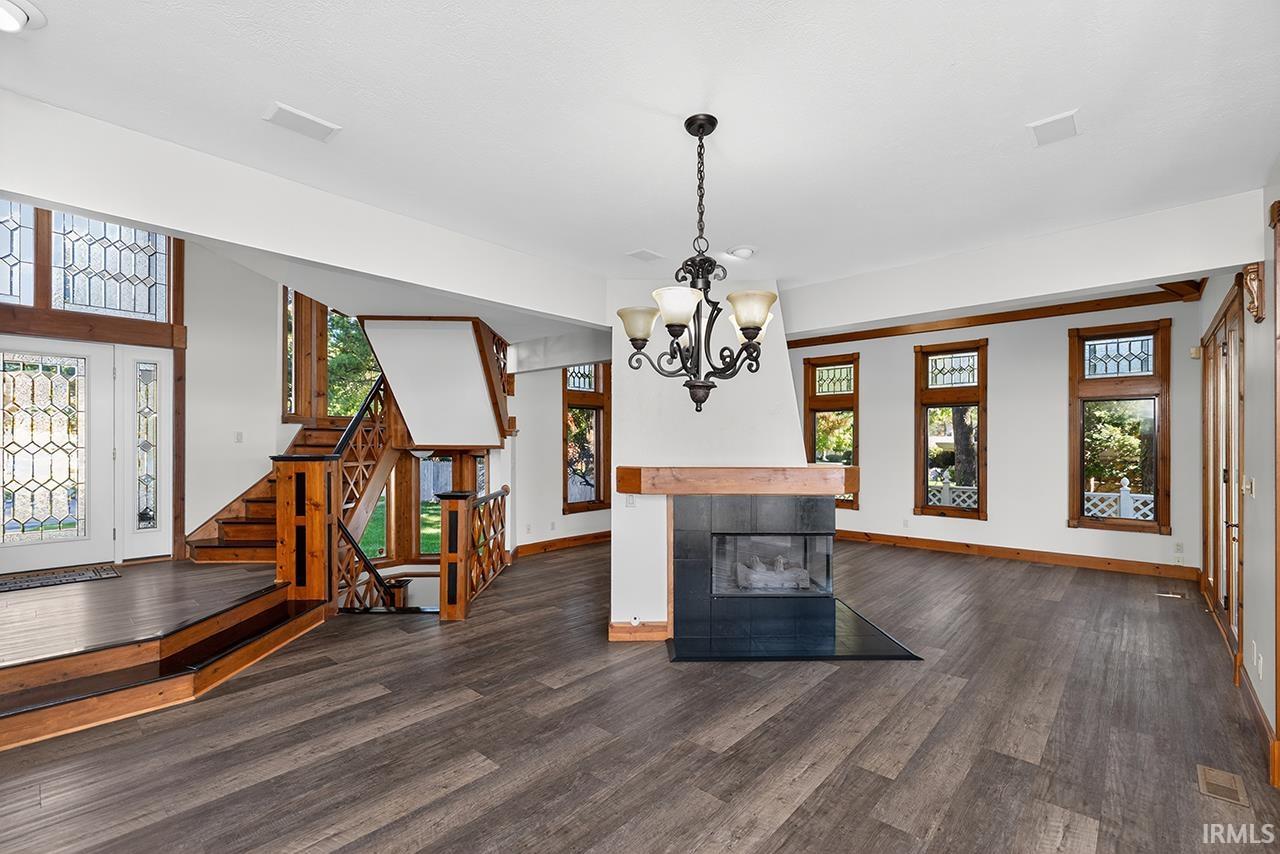 Photo 8 of 3125 Greenleaf Boulevard