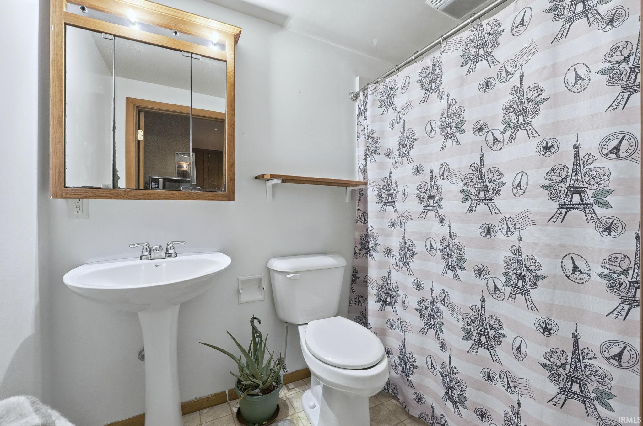 Photo 17 of 326 Lexington Court