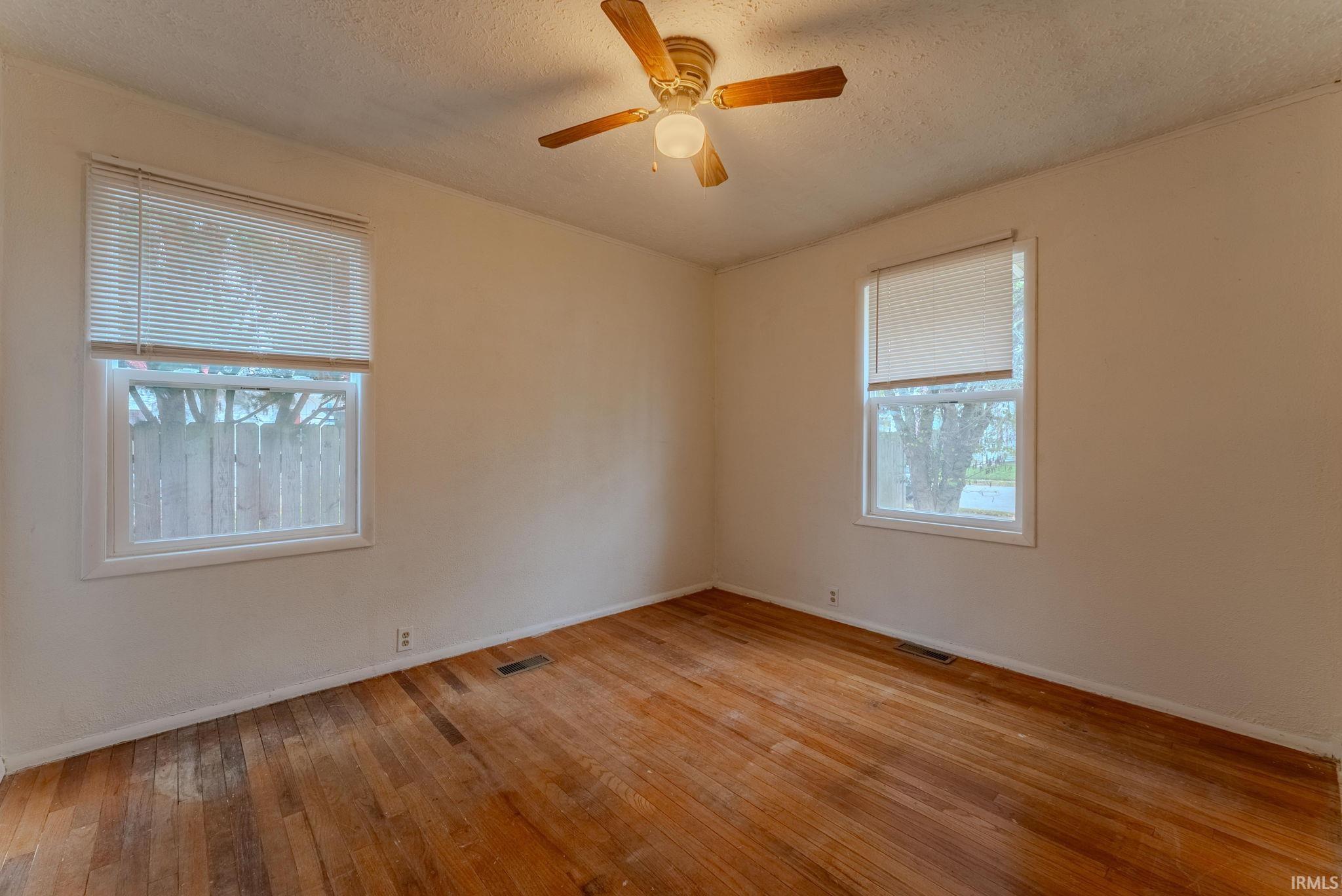 Photo 17 of 952 Columbus Street