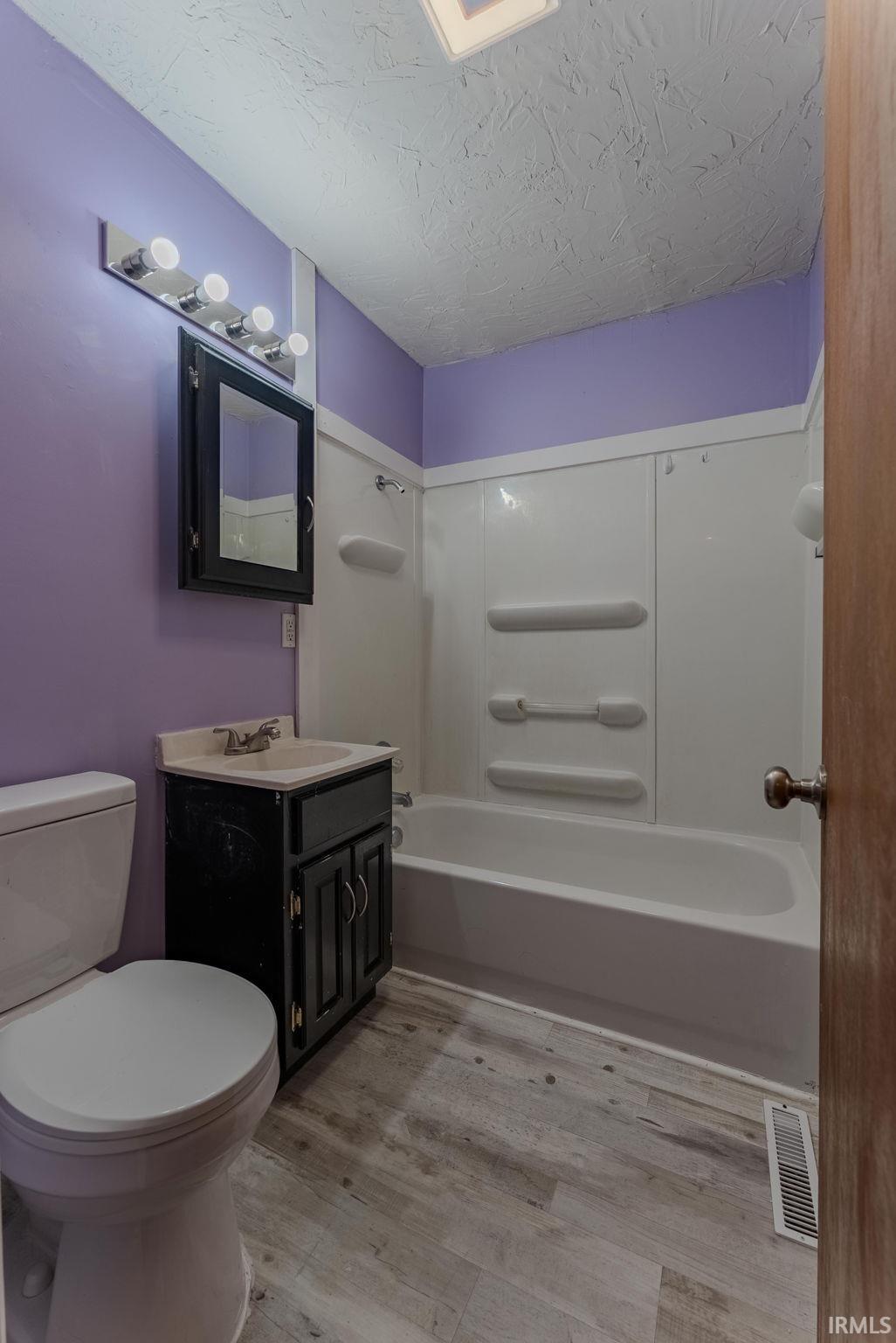 Photo 19 of 952 Columbus Street