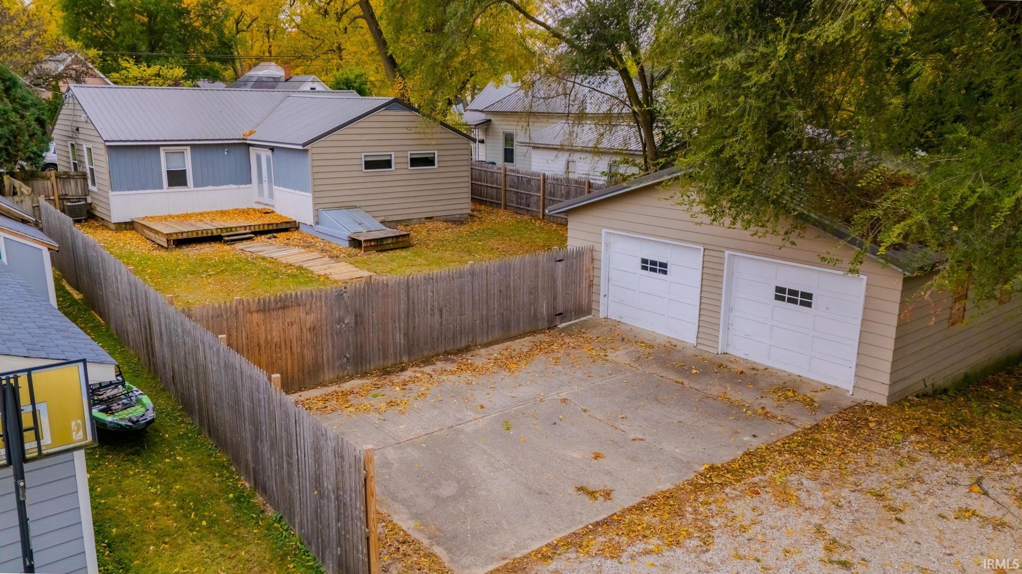 Photo 2 of 952 Columbus Street