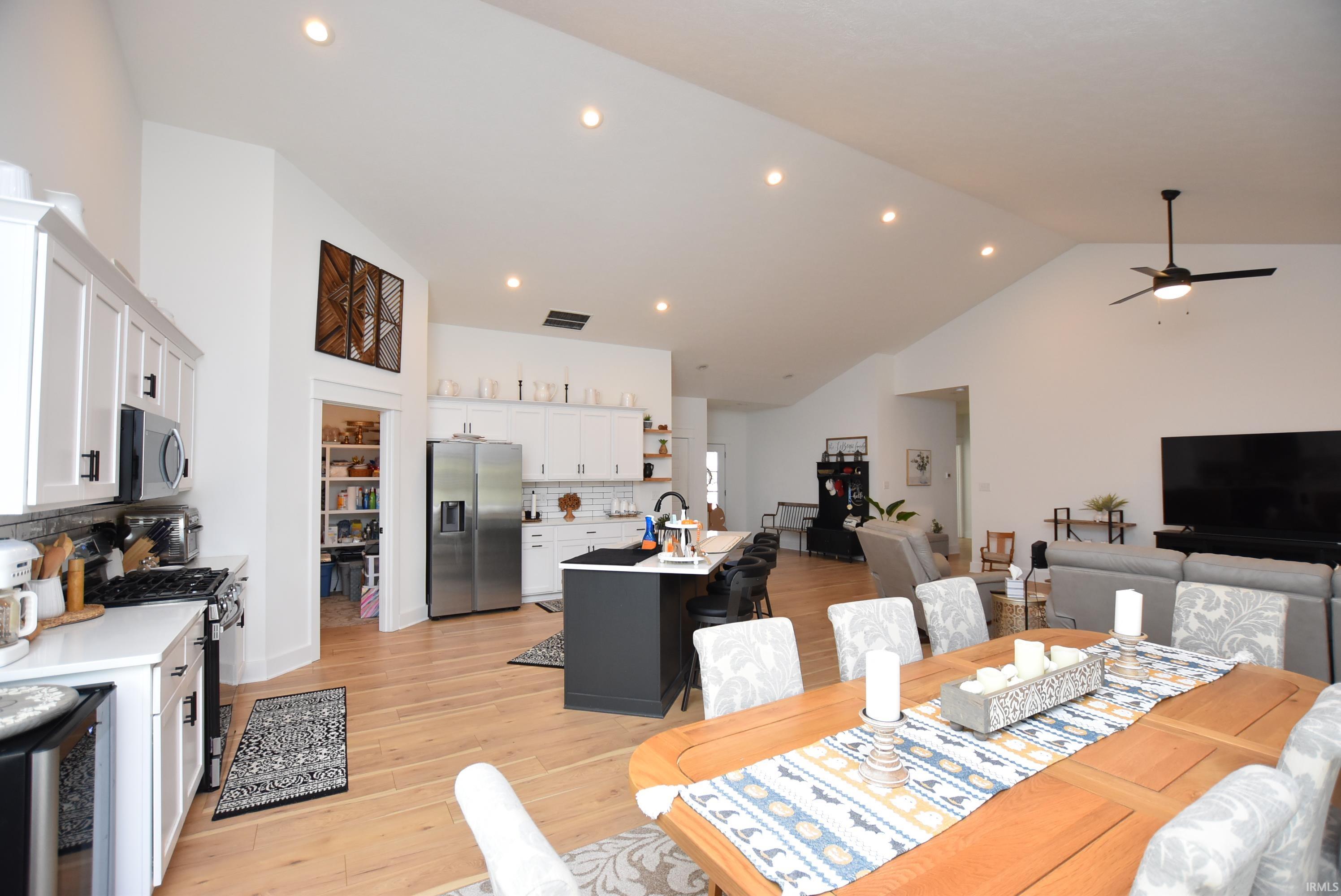 Homes for sale in Ellettsville, IN | 543 E Lucy Ln, Ellettsville, IN 47429 | MLS# 202543006