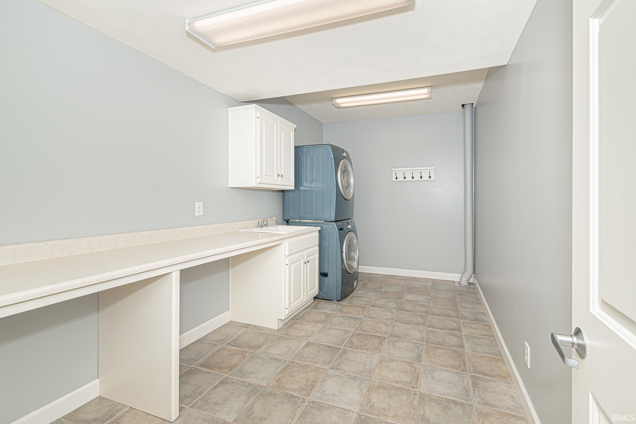939 N Old Orchard Drive
