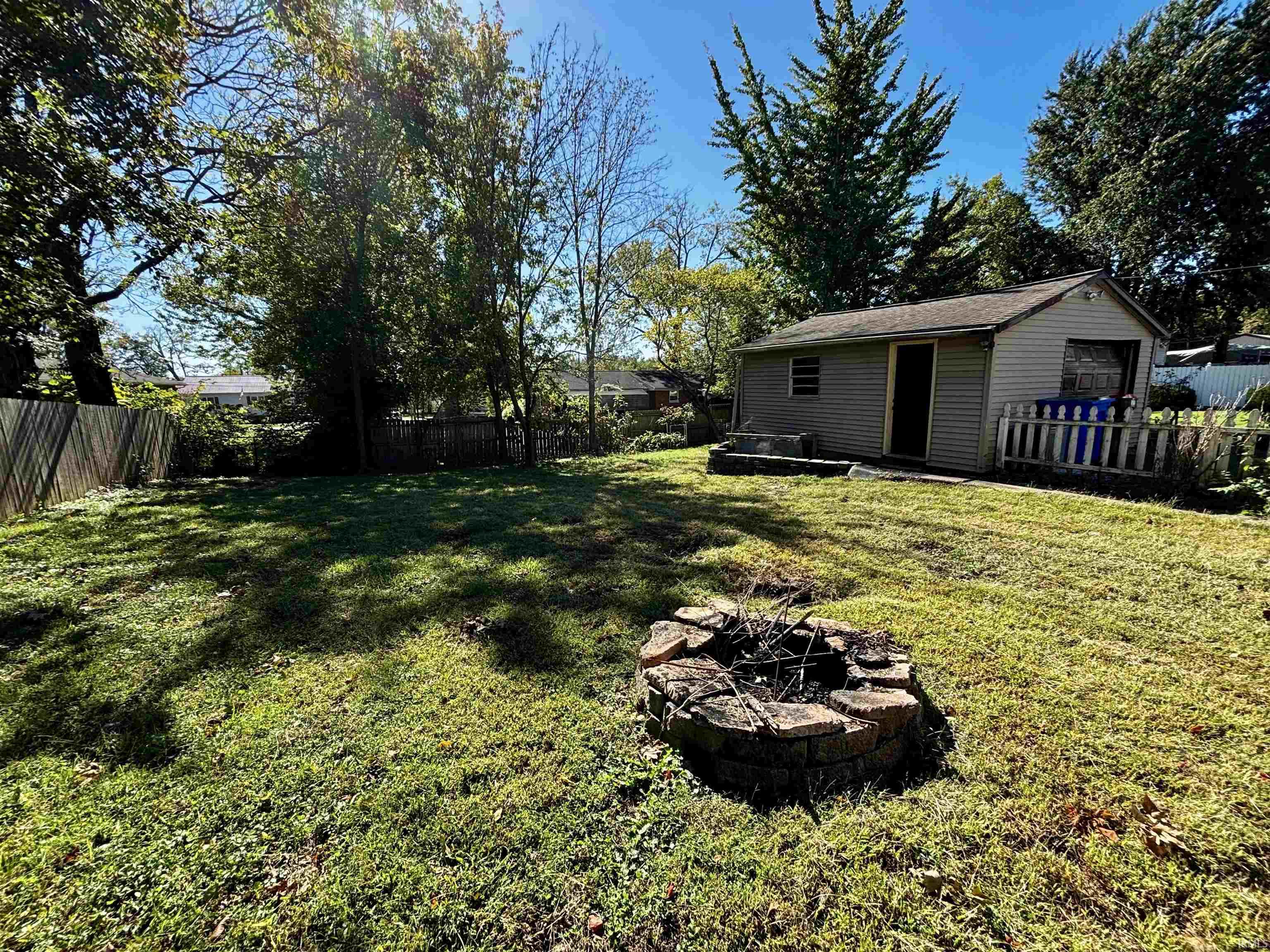 Homes for sale in Boonville, IN | 510 W Walnut St, Boonville, IN 47601 | MLS# 202543070